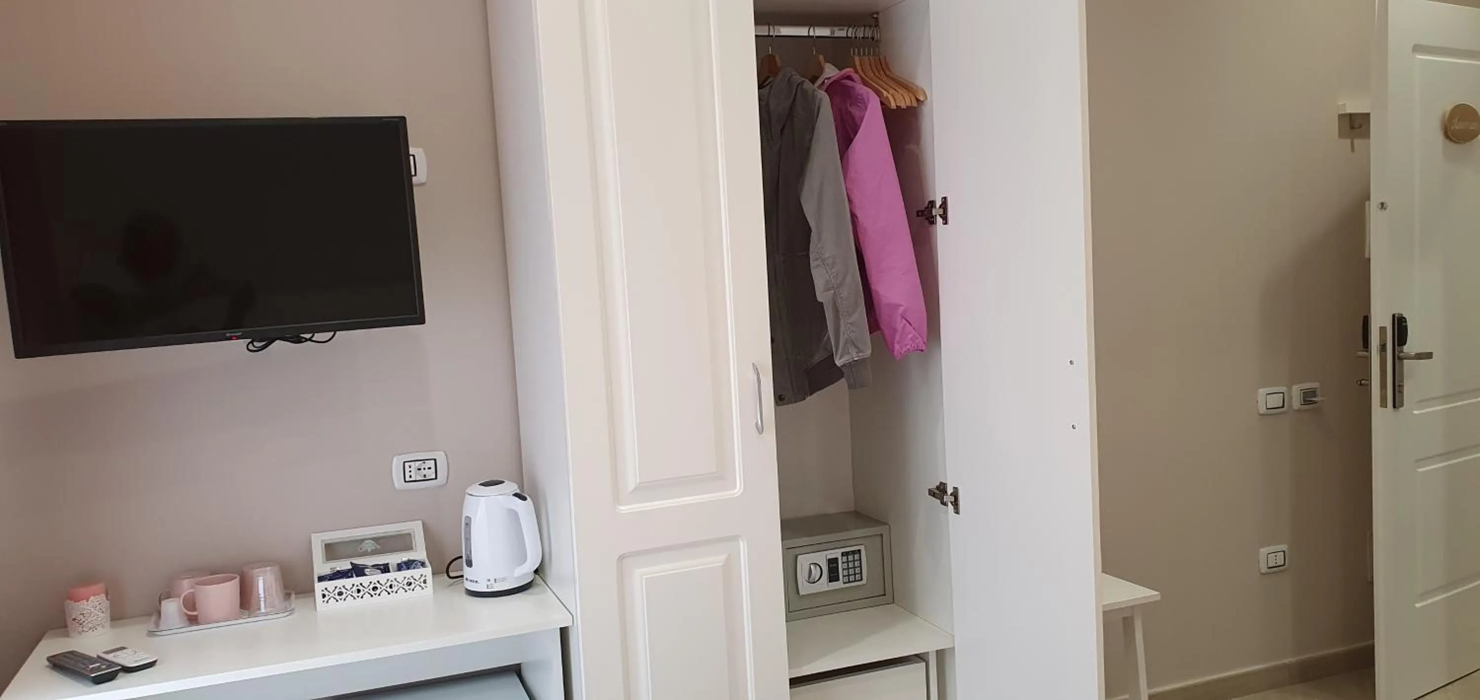 TV and multimedia in Dimora Costantino