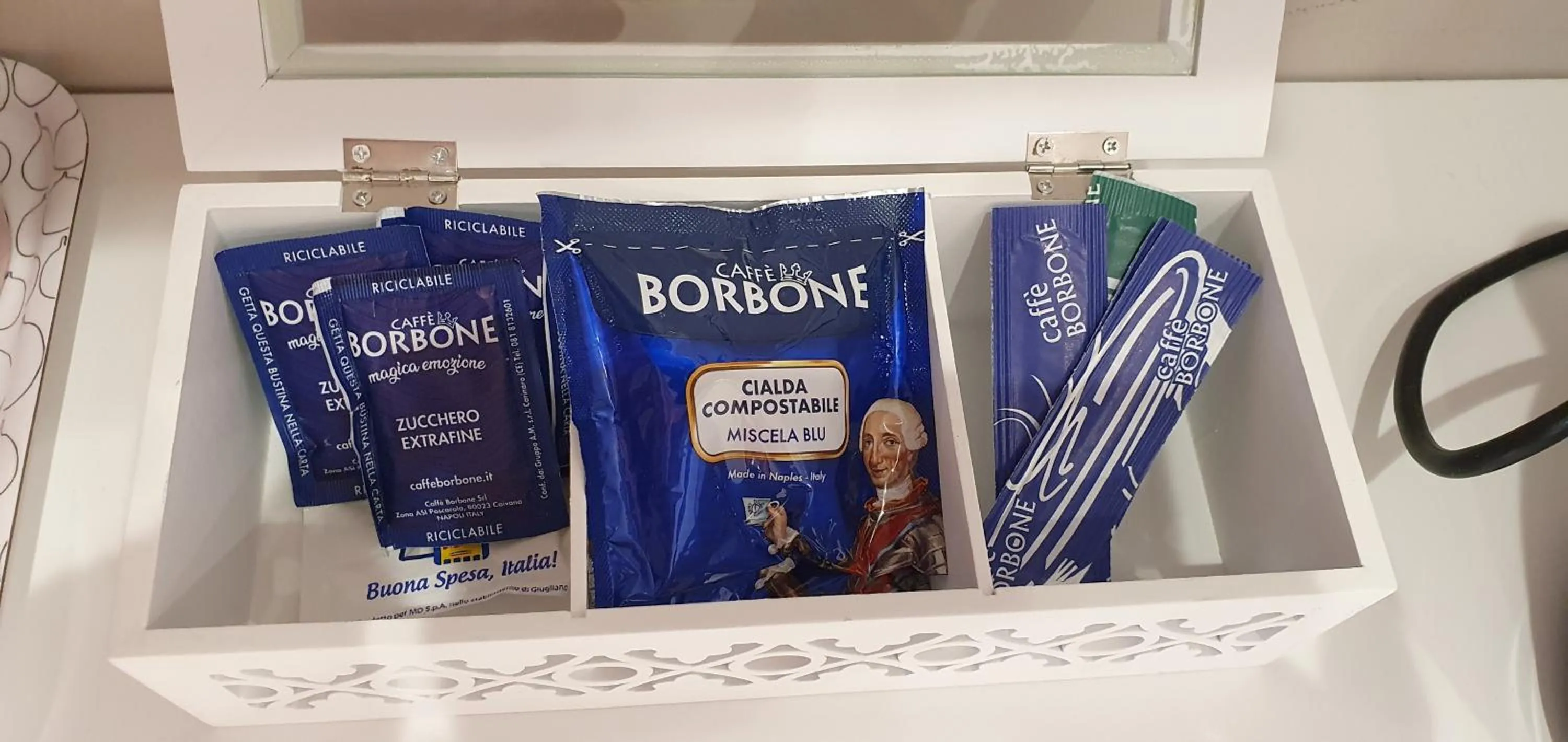 Coffee/tea facilities in Dimora Costantino