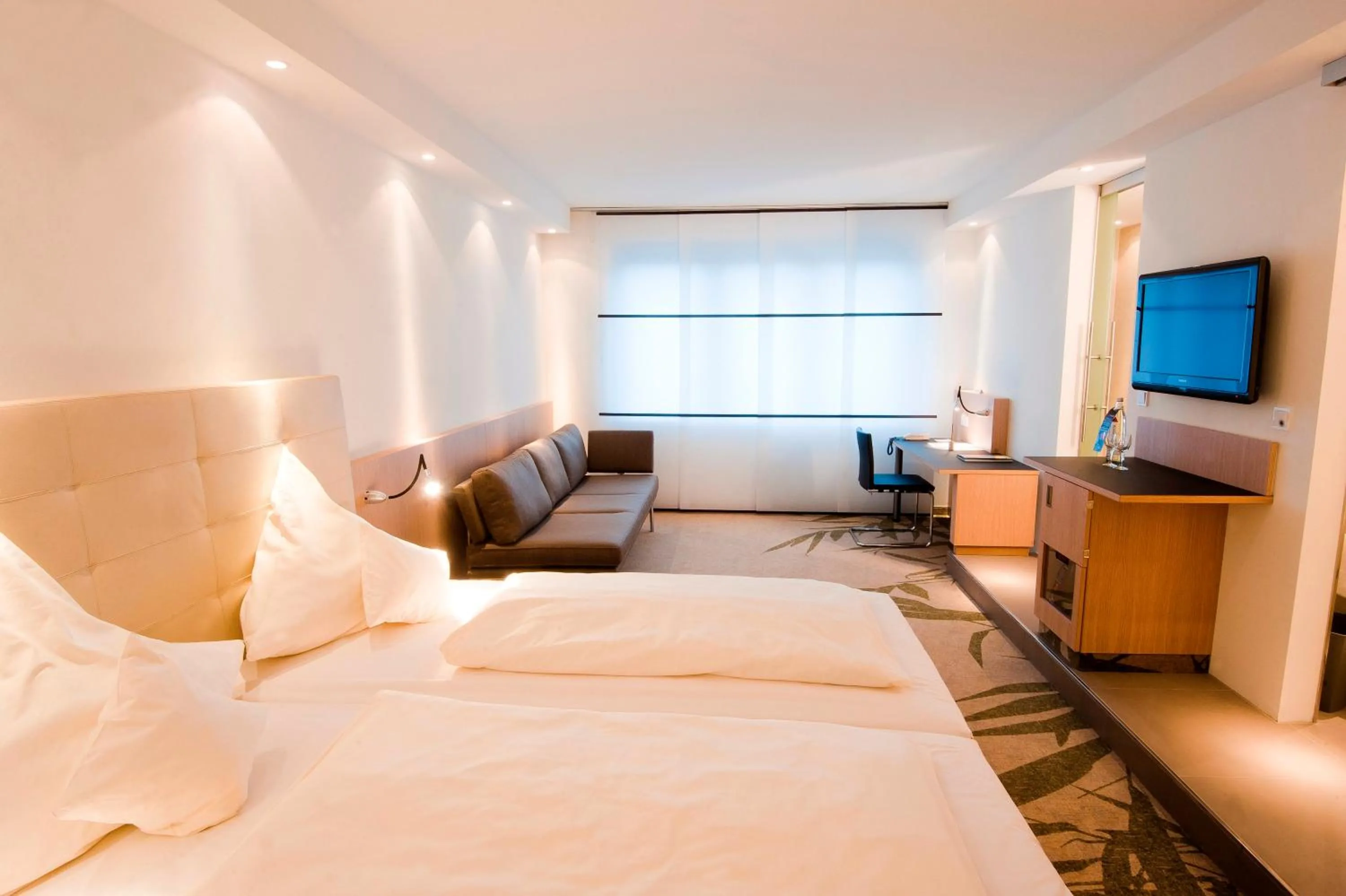 Photo of the whole room, Bed in Mintrops Land Hotel Burgaltendorf