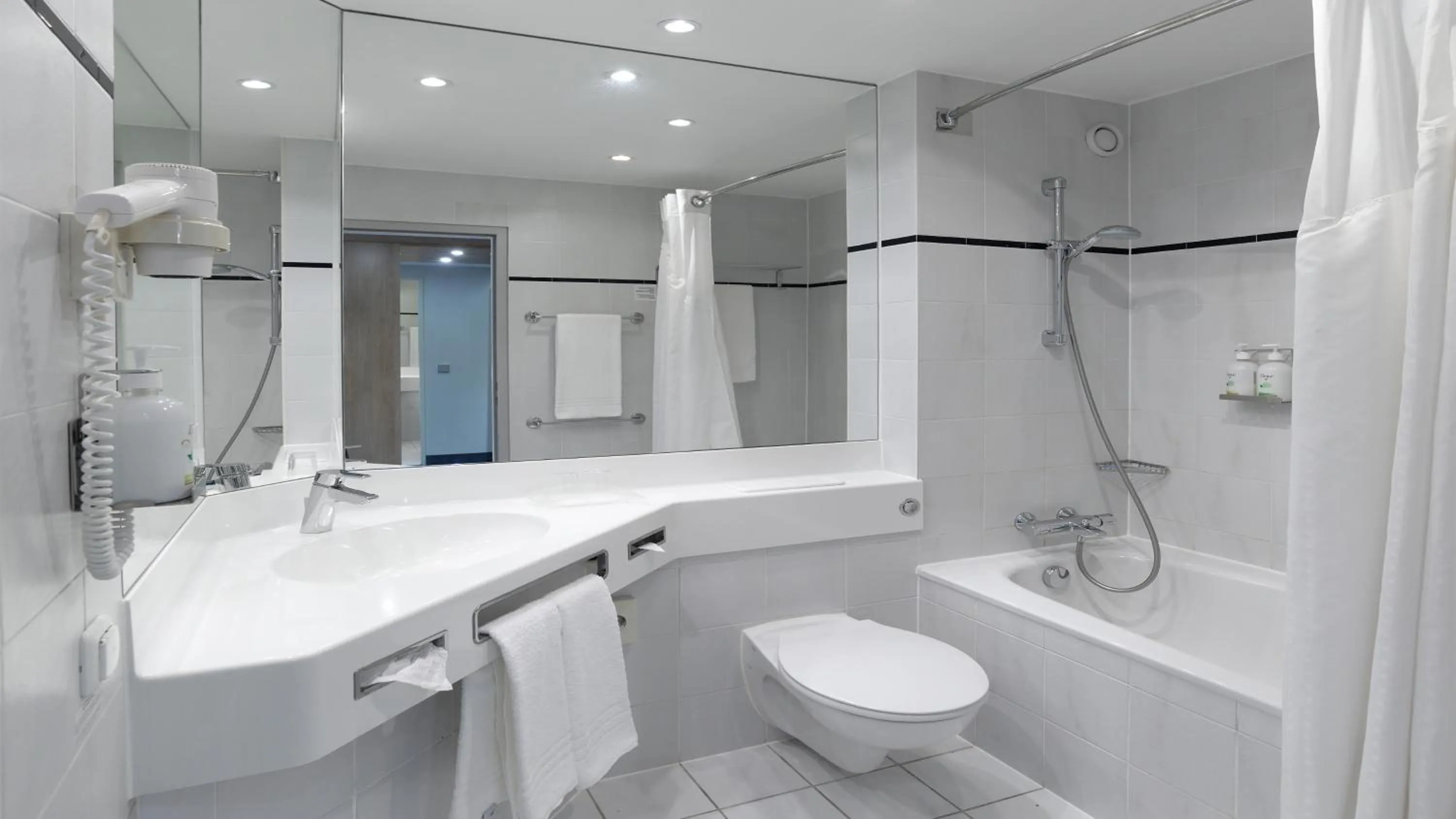 Bathroom in Holiday Inn Stuttgart by IHG