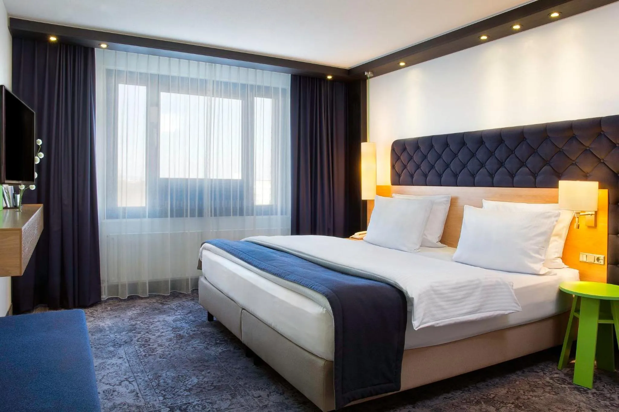 Photo of the whole room, Bed in Holiday Inn Stuttgart by IHG