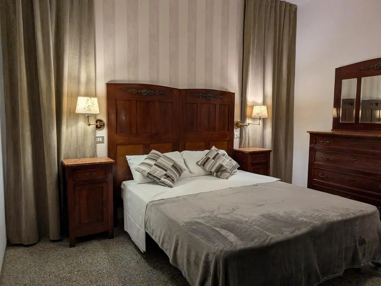 Bed in VILLA ANTONIETTA Rooms & Coffee