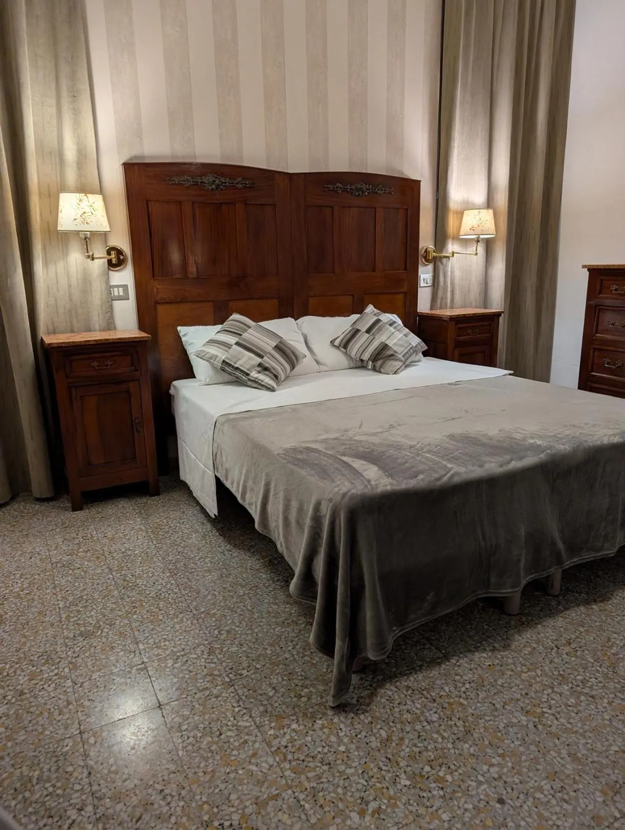 Bed in VILLA ANTONIETTA Rooms & Coffee