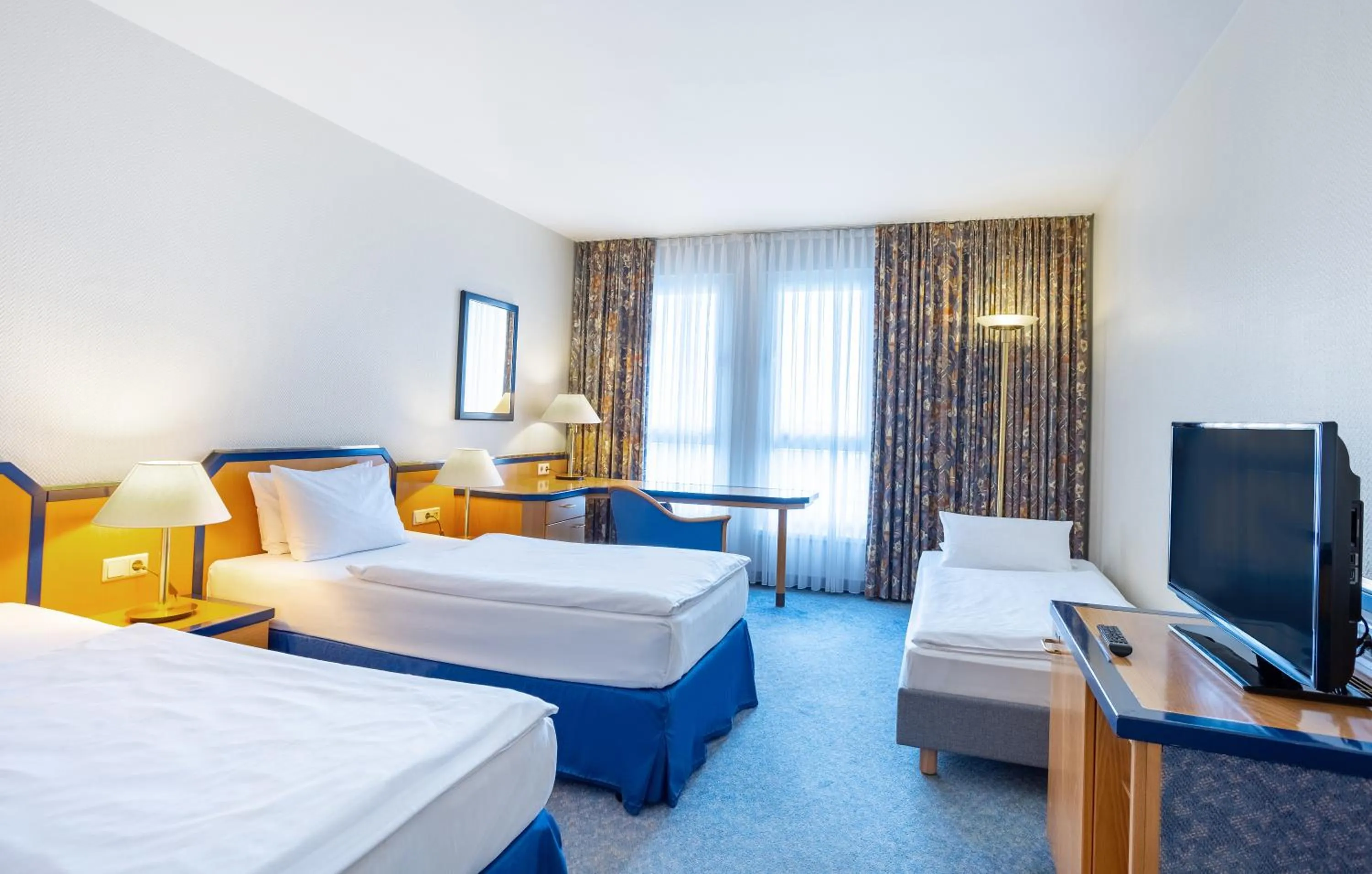 Bed in HI Hotel International Hamburg