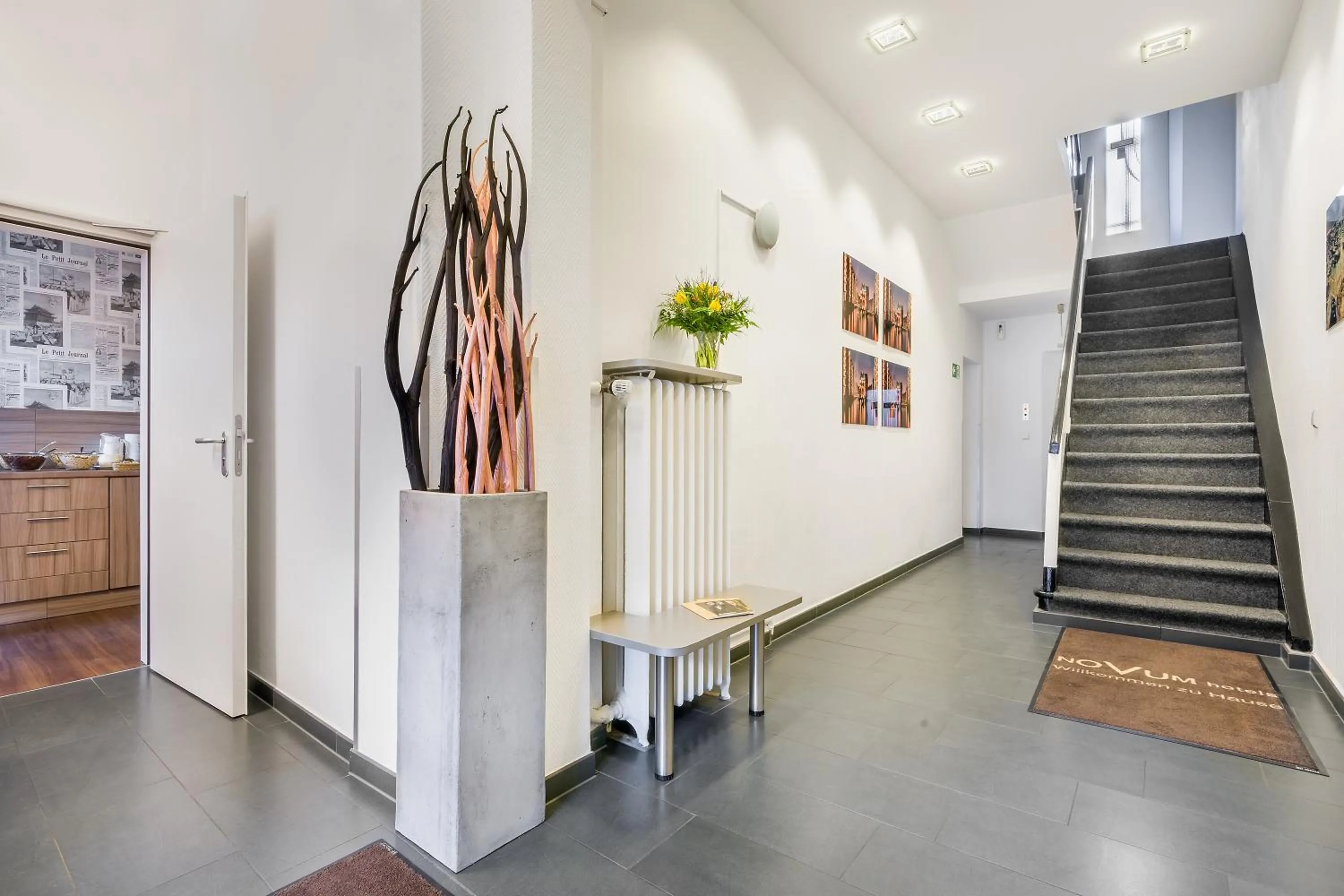 Area and facilities in Signature Hotel Astoria