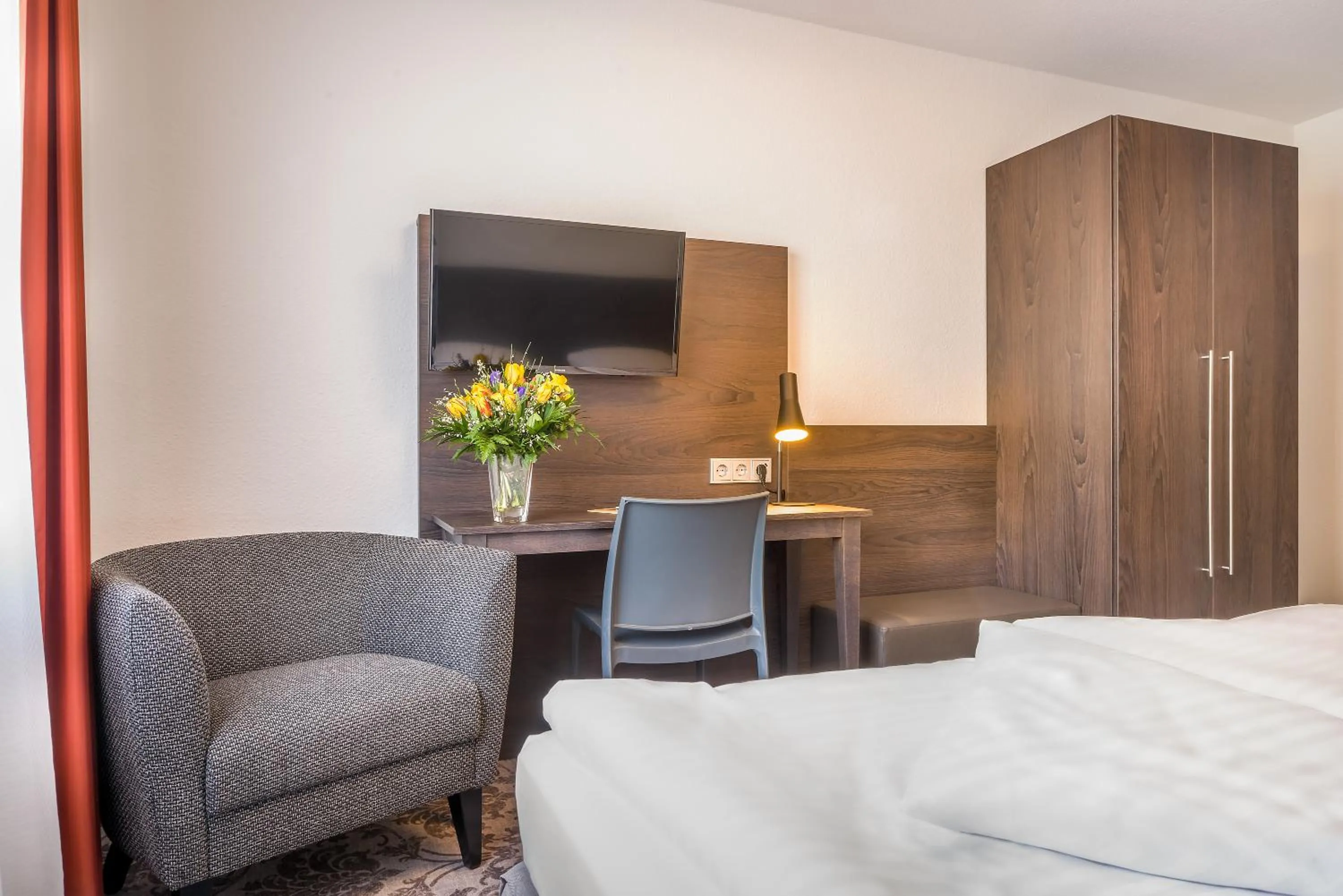 Photo of the whole room, Bed in Signature Hotel Astoria