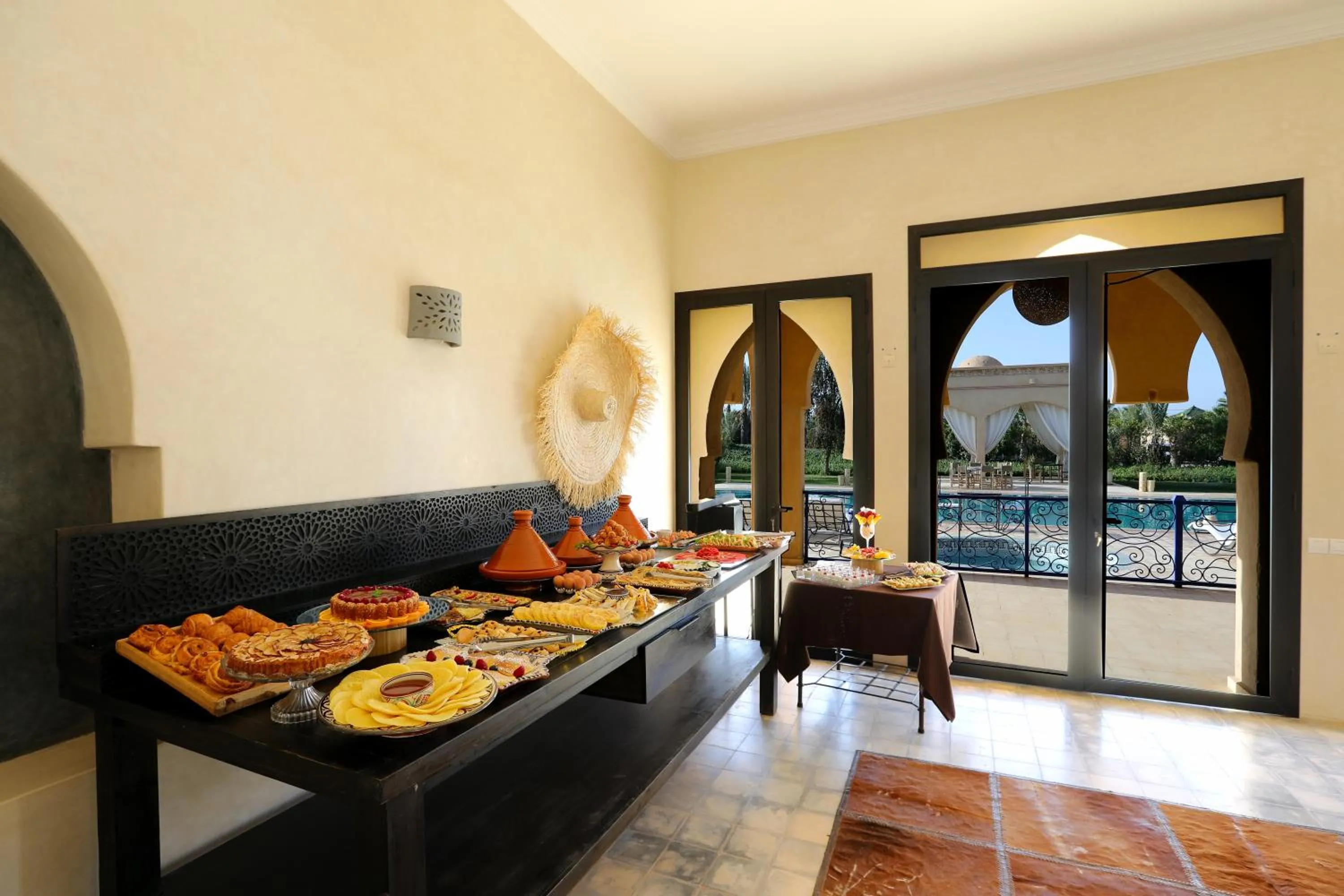 Restaurant/places to eat in Atlas Widan