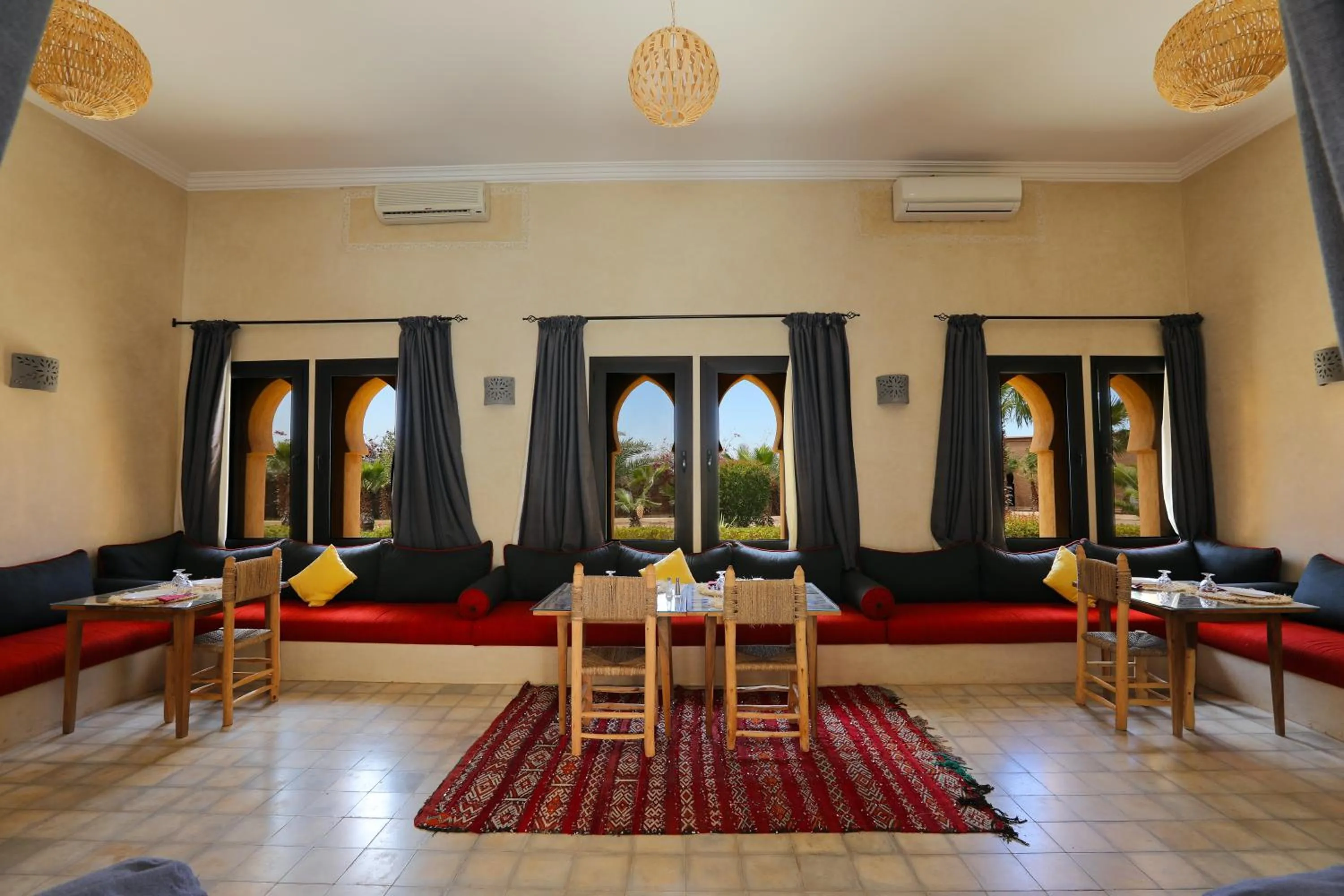 Restaurant/places to eat in Atlas Widan