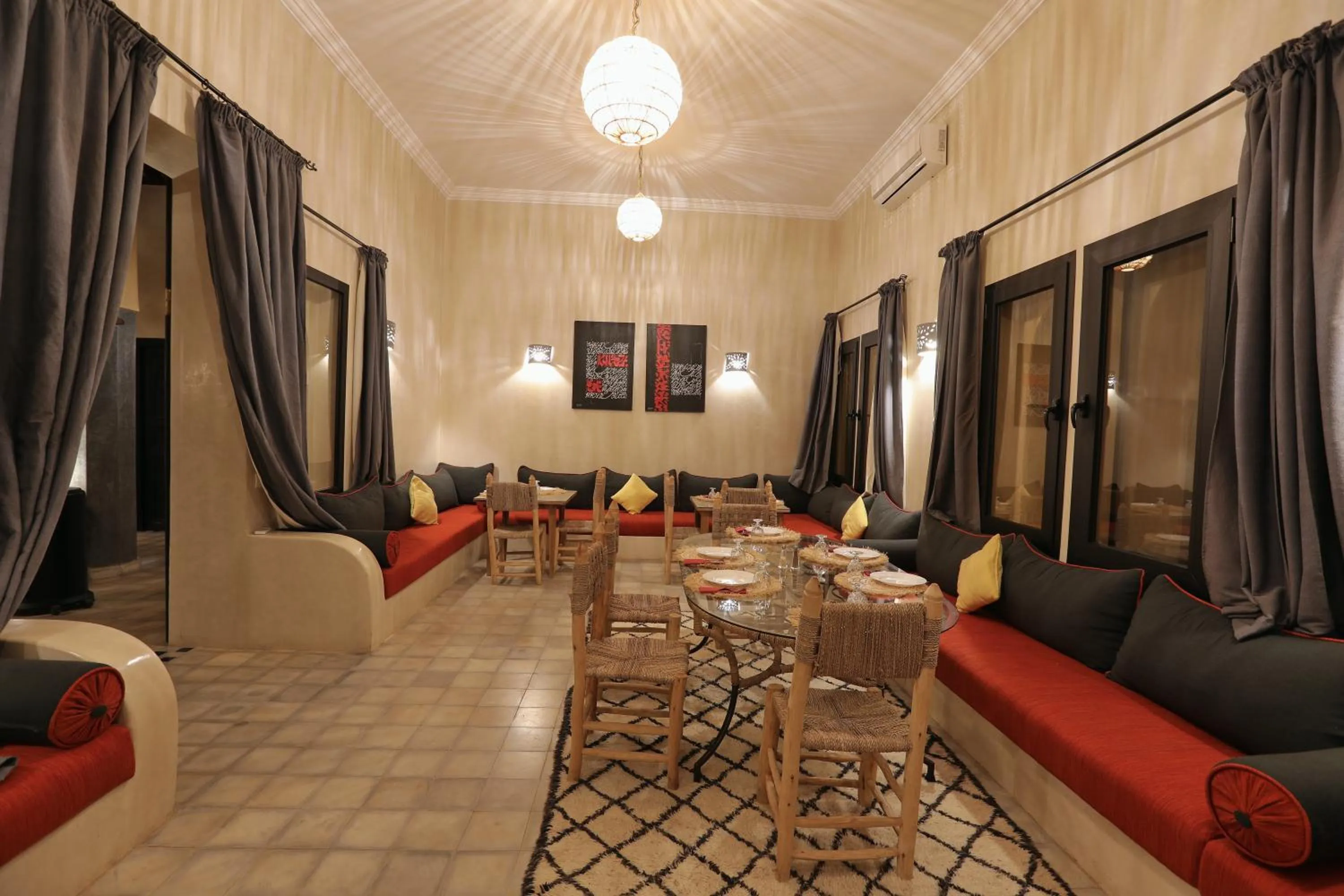 Restaurant/places to eat in Atlas Widan