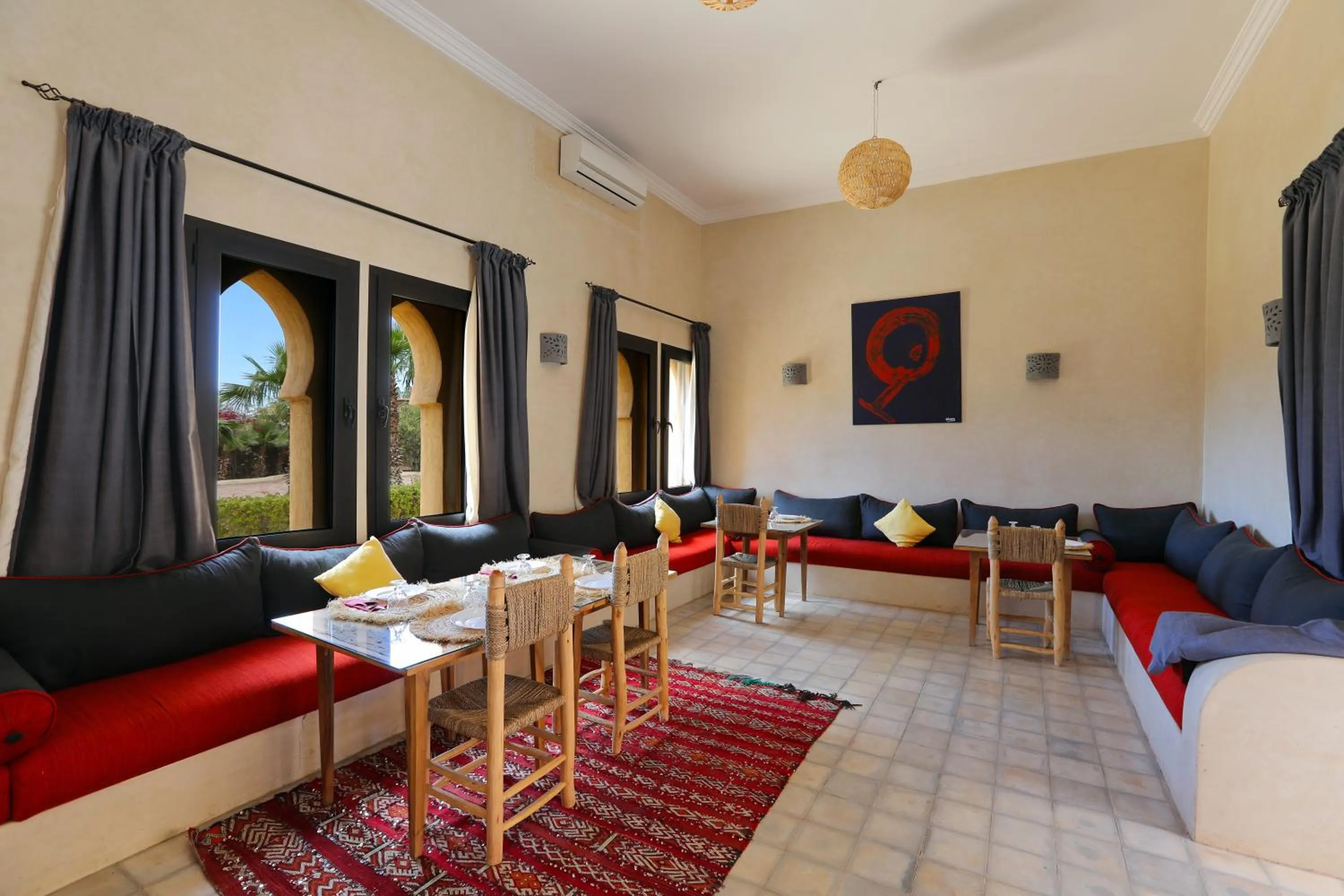 Restaurant/places to eat in Atlas Widan