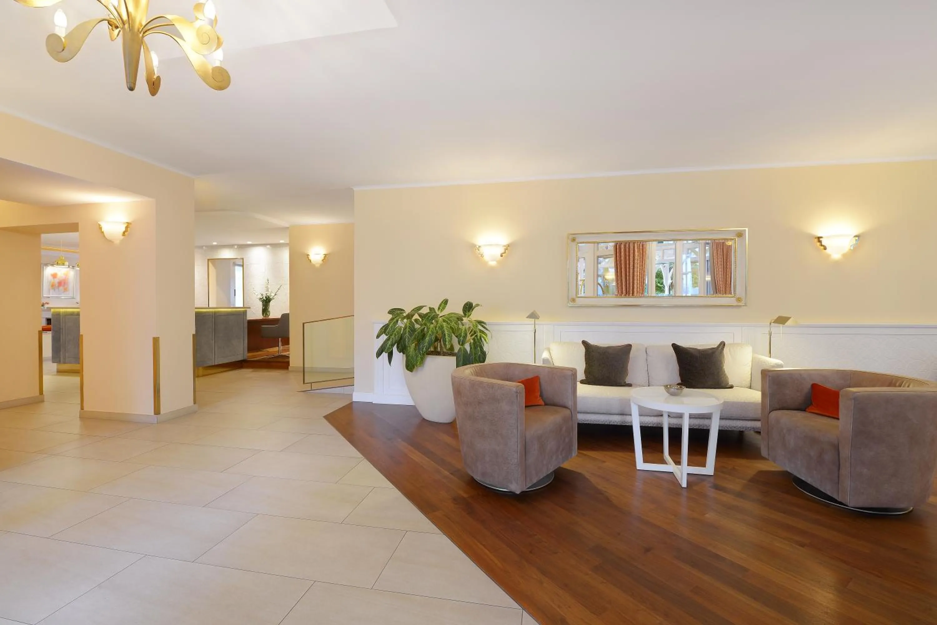 Lobby or reception in ROEWERS Privathotel & Spa