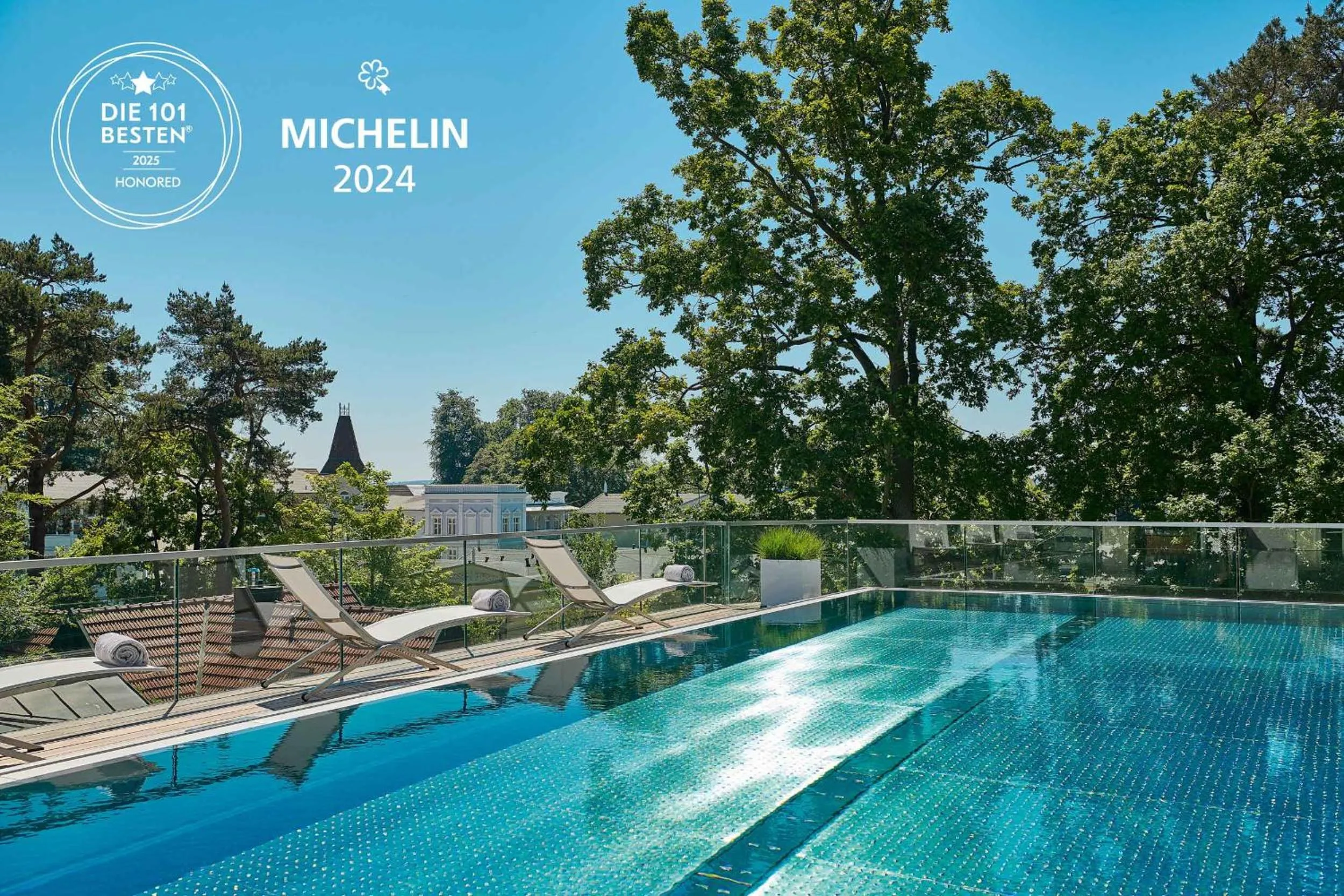 Swimming pool in ROEWERS Privathotel & Spa