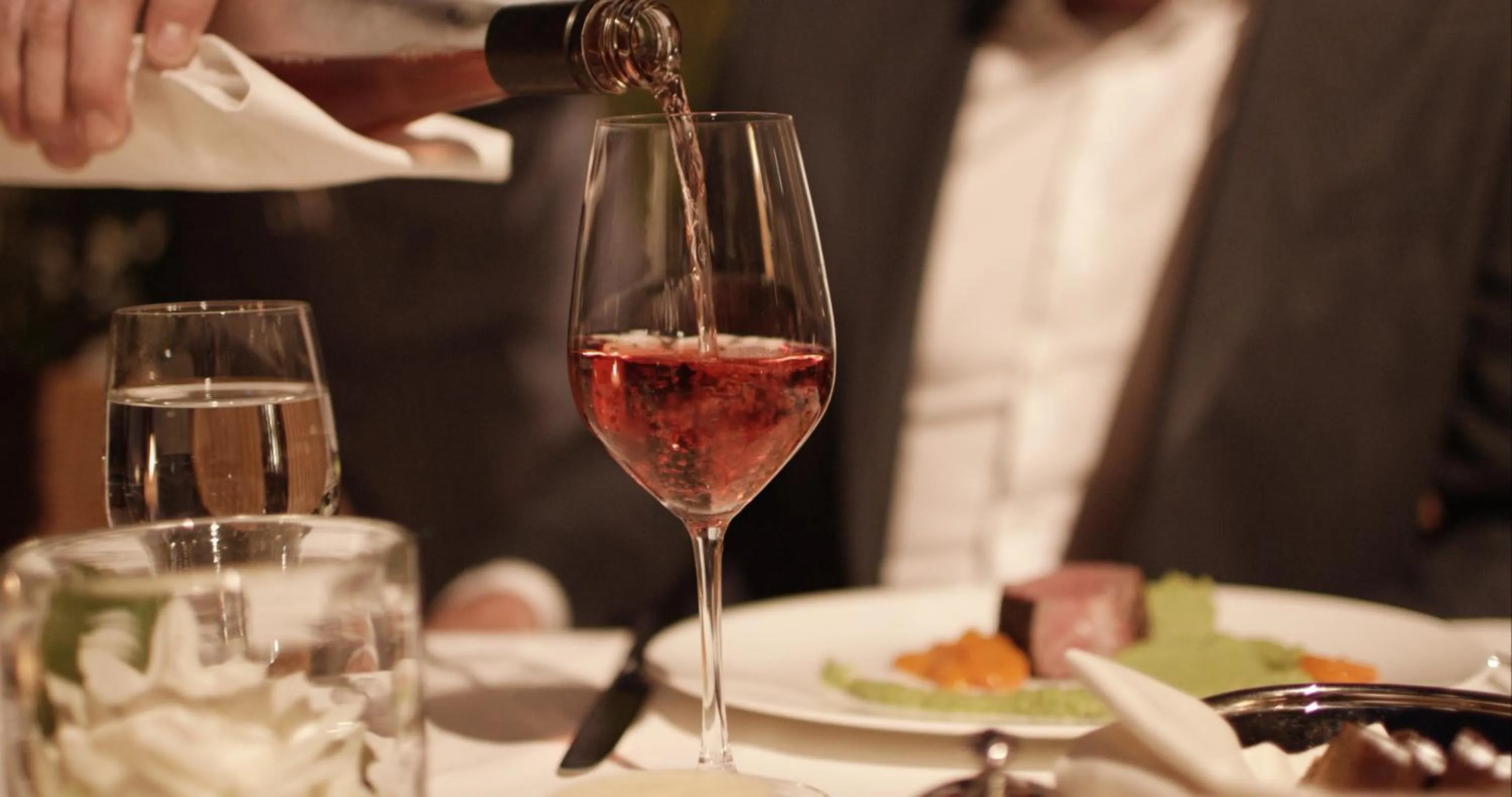 Restaurant/places to eat in ROEWERS Privathotel & Spa