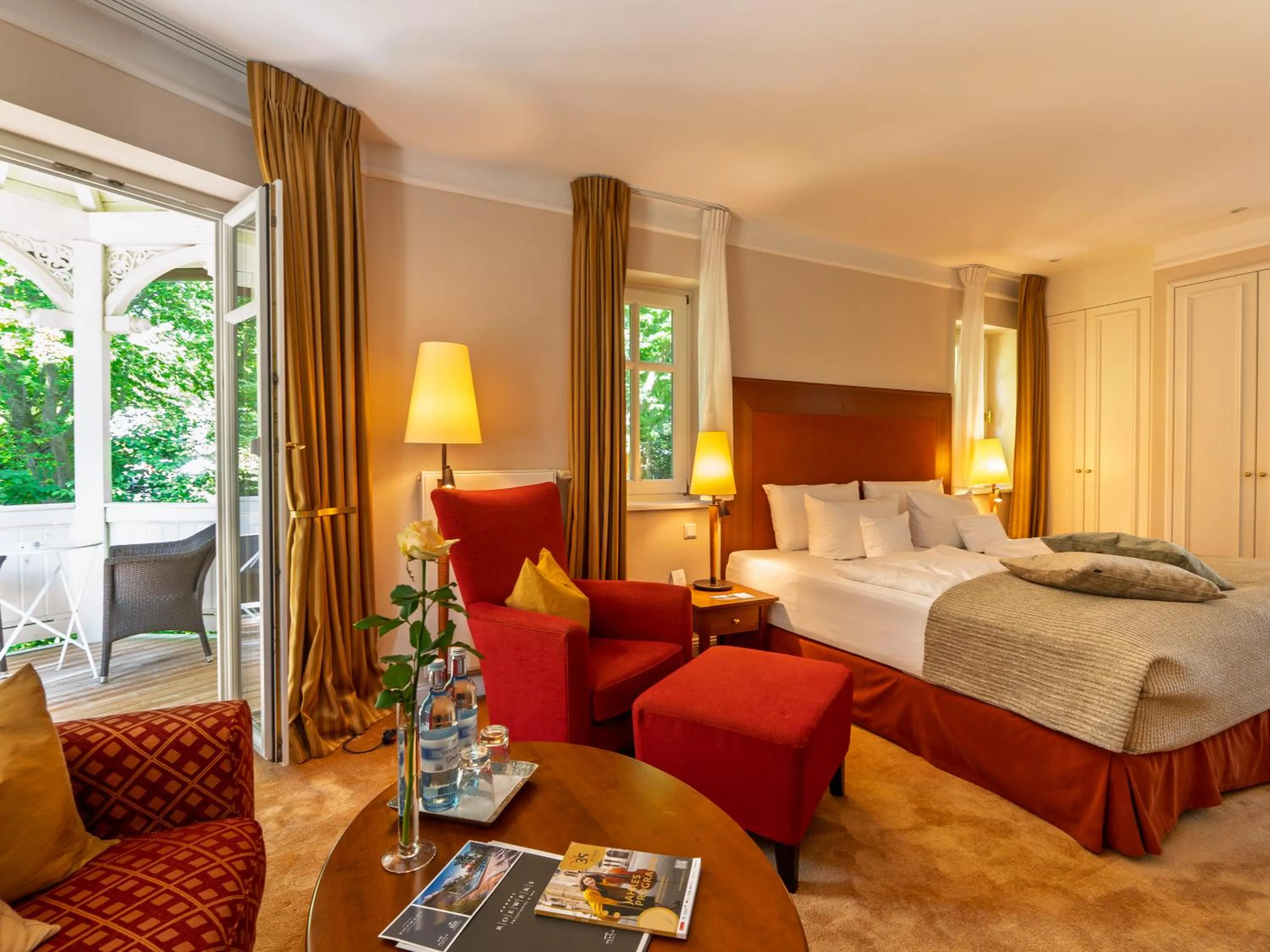 Photo of the whole room, Bed in ROEWERS Privathotel & Spa