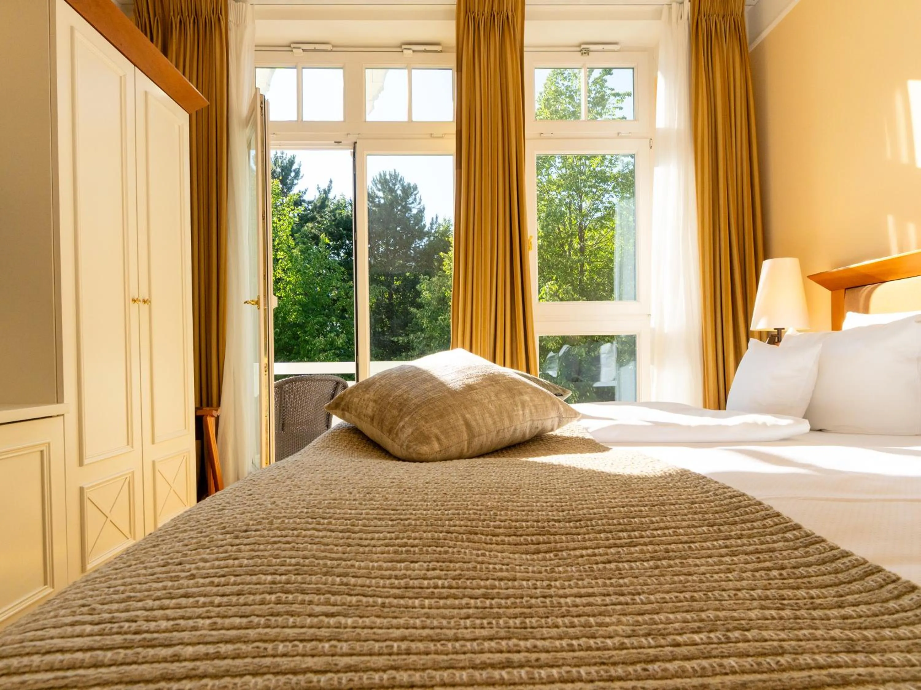 Bed in ROEWERS Privathotel & Spa