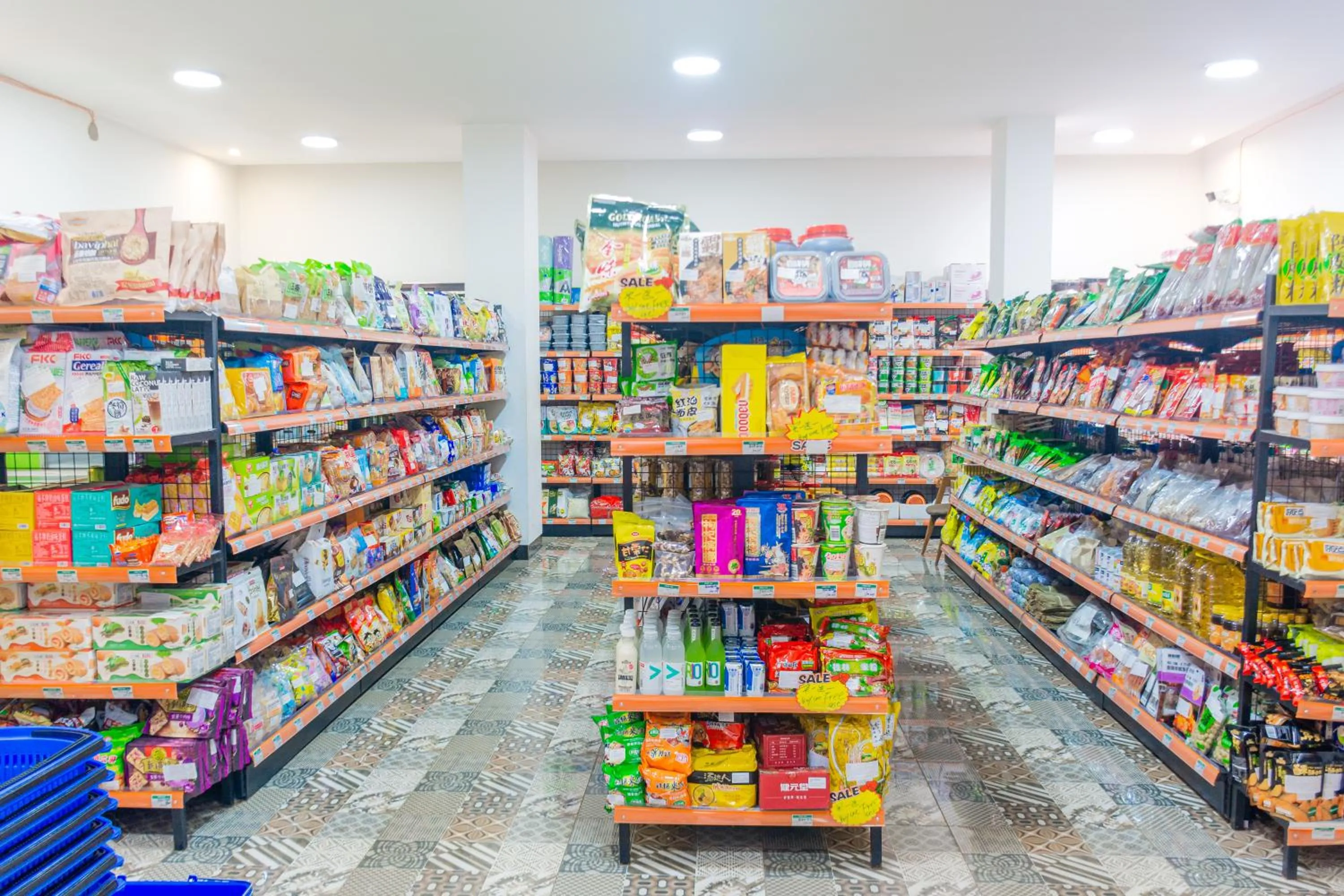 On-site shops in Phoenix Apartment by LINK