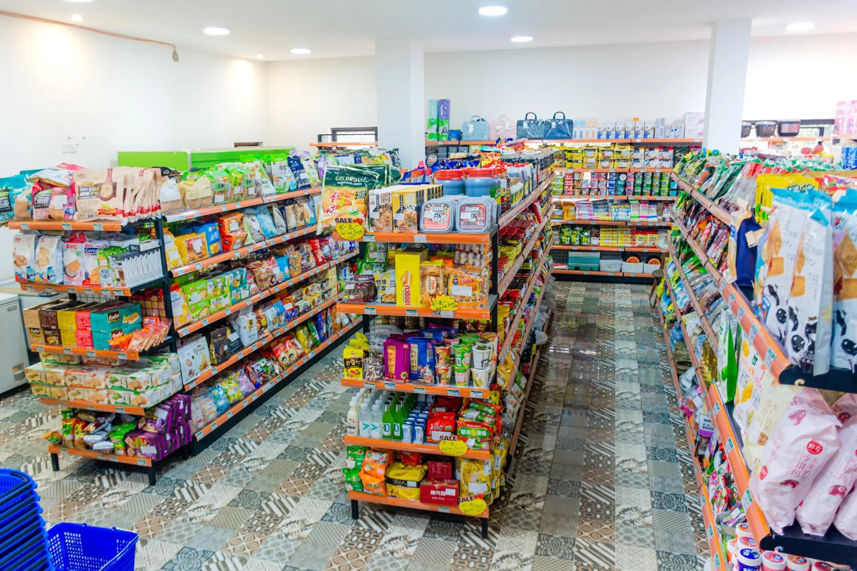 On-site shops in Phoenix Apartment by LINK