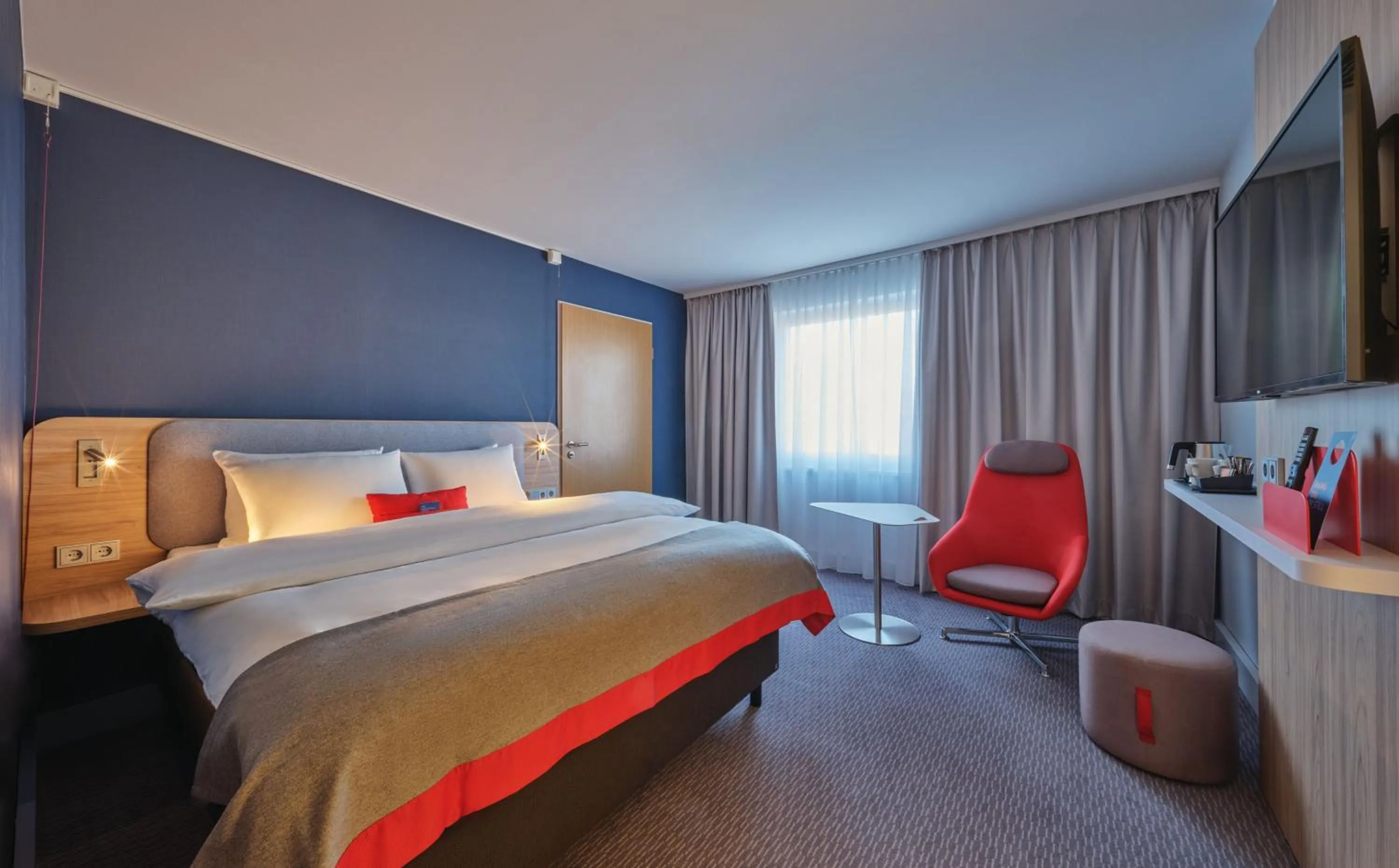 Bed in Holiday Inn Express Berlin City Centre by IHG