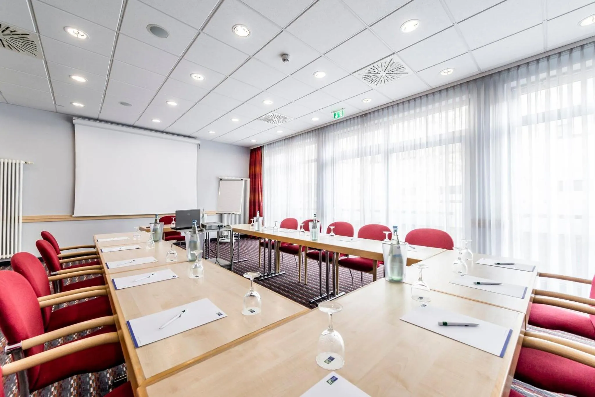 Meeting/conference room in Holiday Inn Express Berlin City Centre by IHG