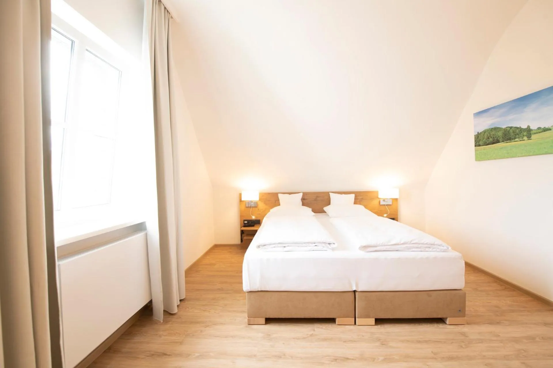 Photo of the whole room, Bed in Landhotel Kauzenberg