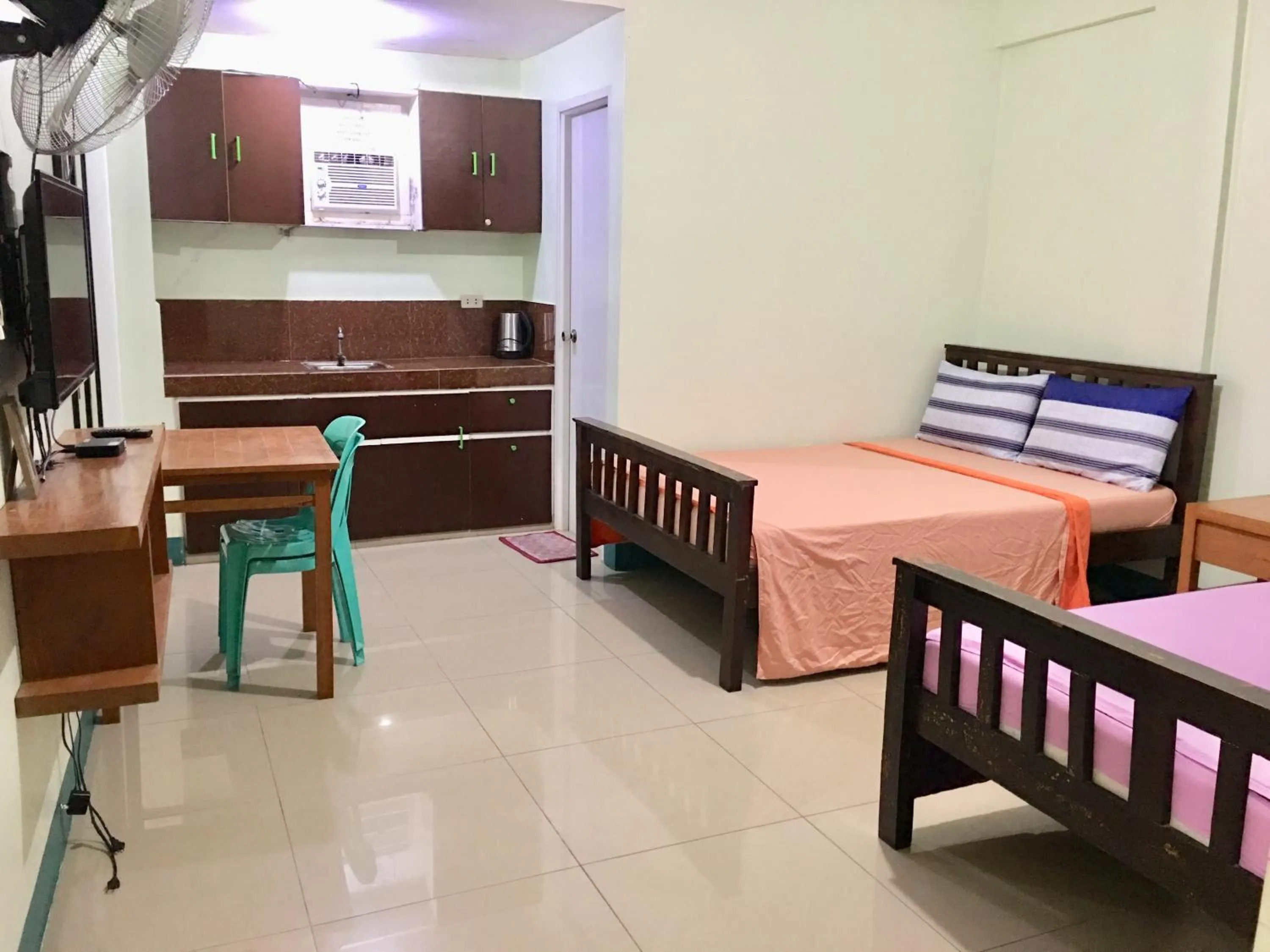 JEMZ Tagaytay Budget Transient