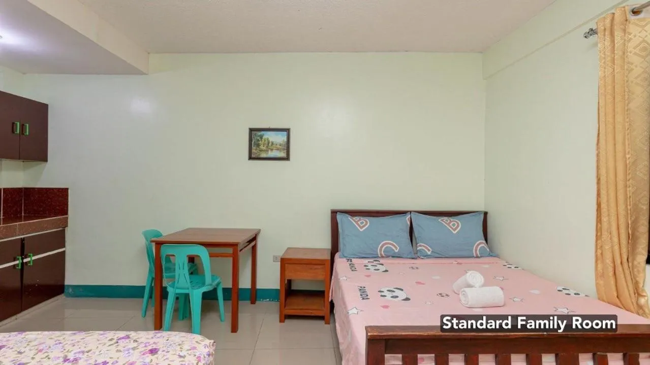 Photo of the whole room, Bed in JEMZ Tagaytay Budget Transient