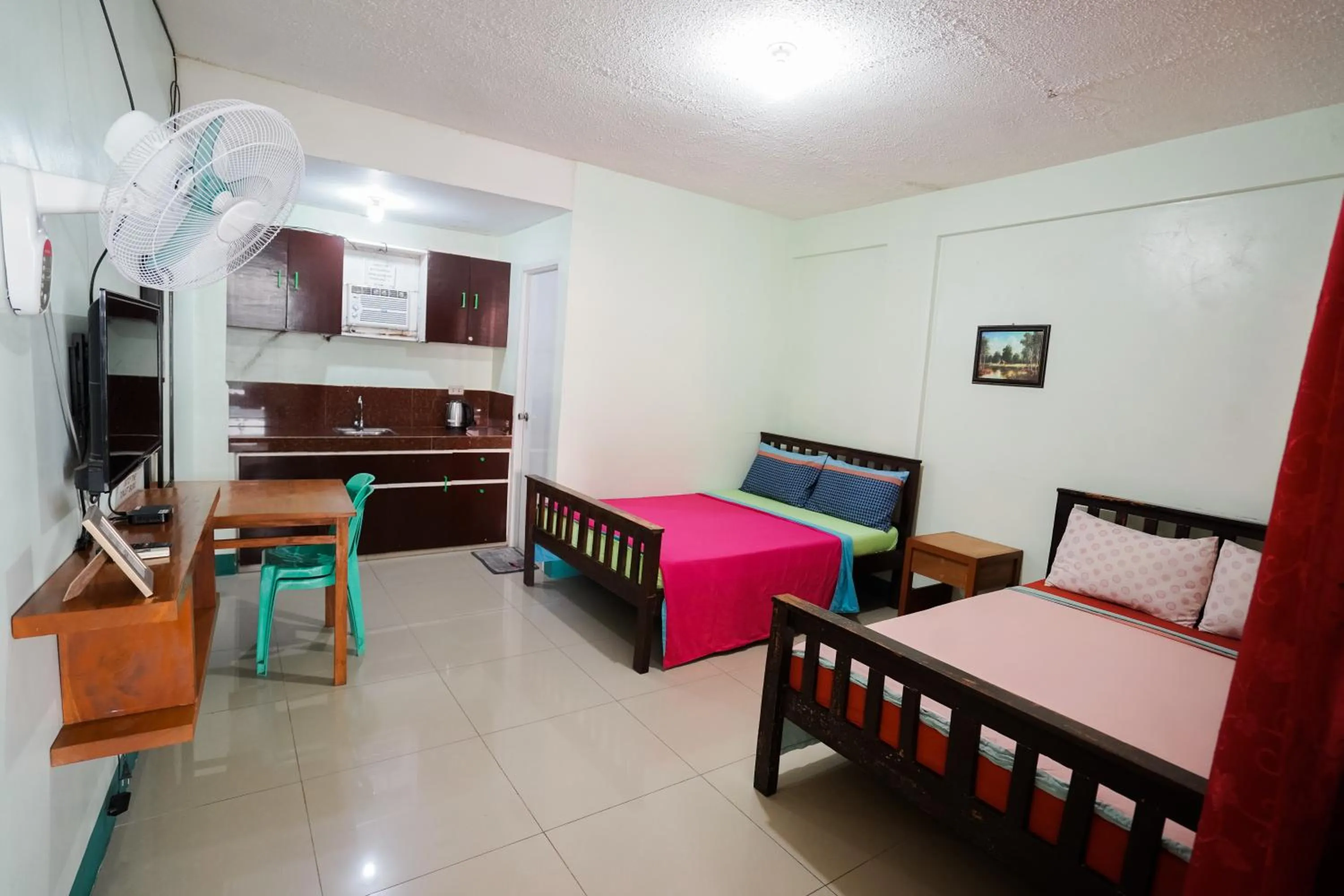 Bed in JEMZ Tagaytay Budget Transient