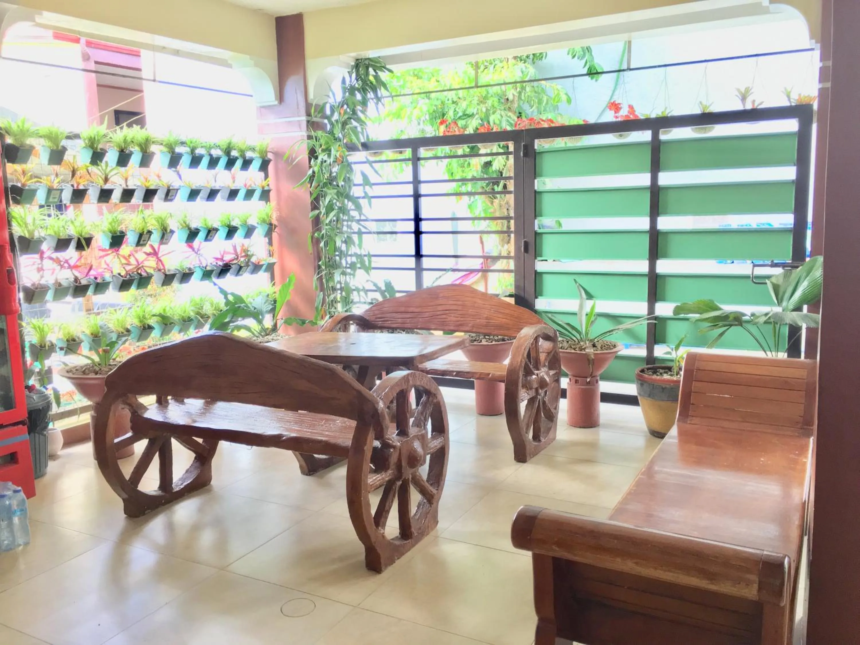 JEMZ Tagaytay Budget Transient