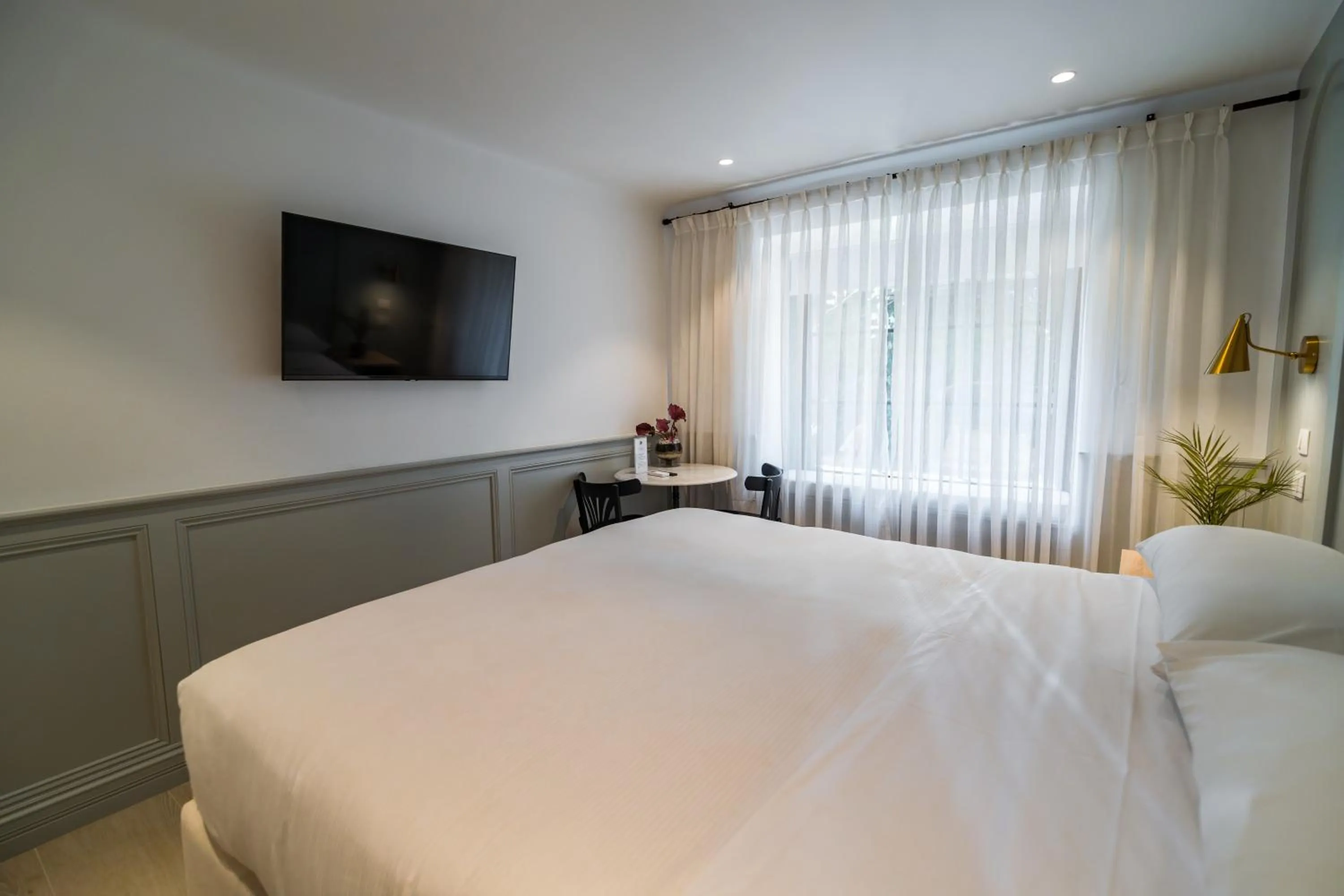 Queen Suite - single occupancy in Hotel Marcos Gamero