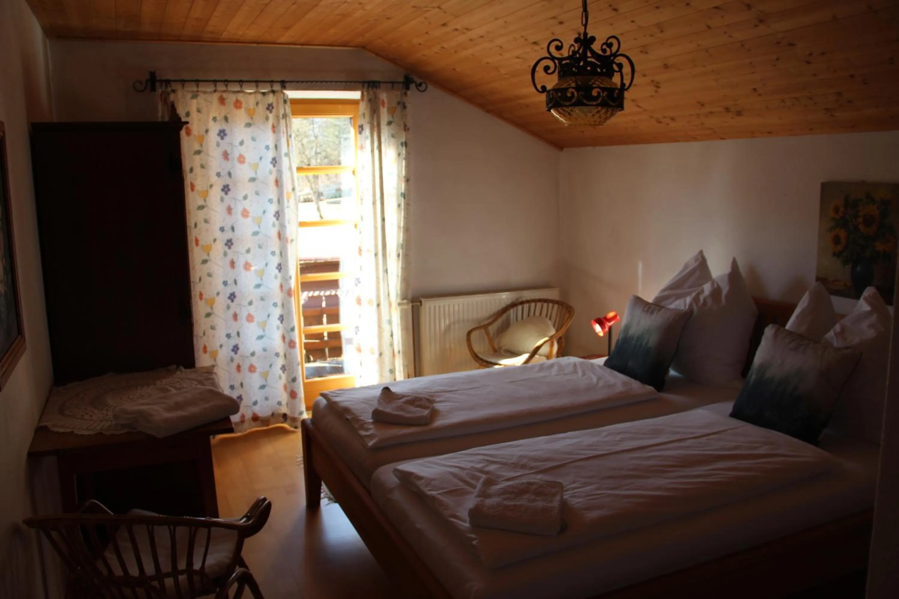 Photo of the whole room, Bed in Köstlhof, Familie Hassler