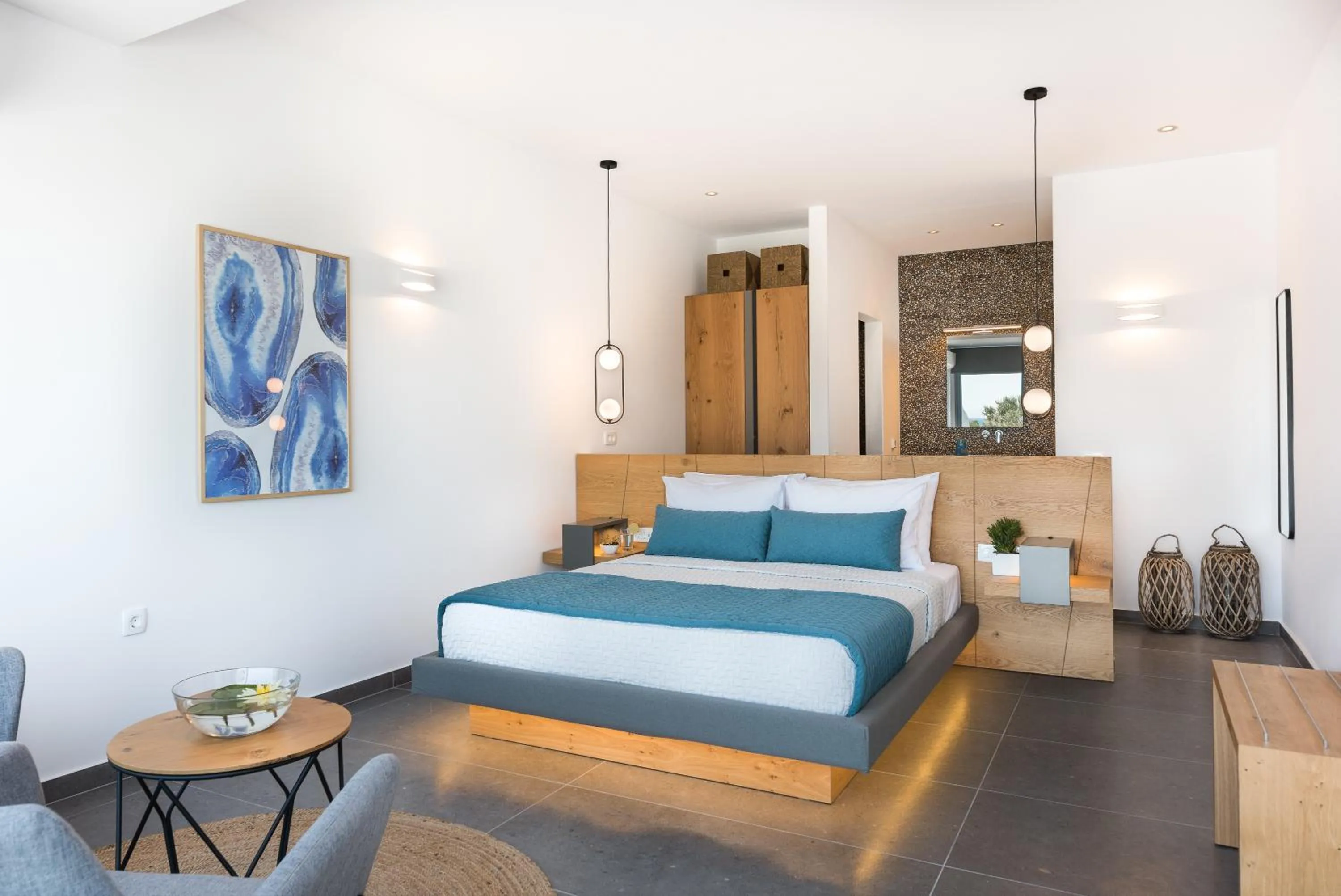 Bedroom, Bed in Volcanic Arc Suites