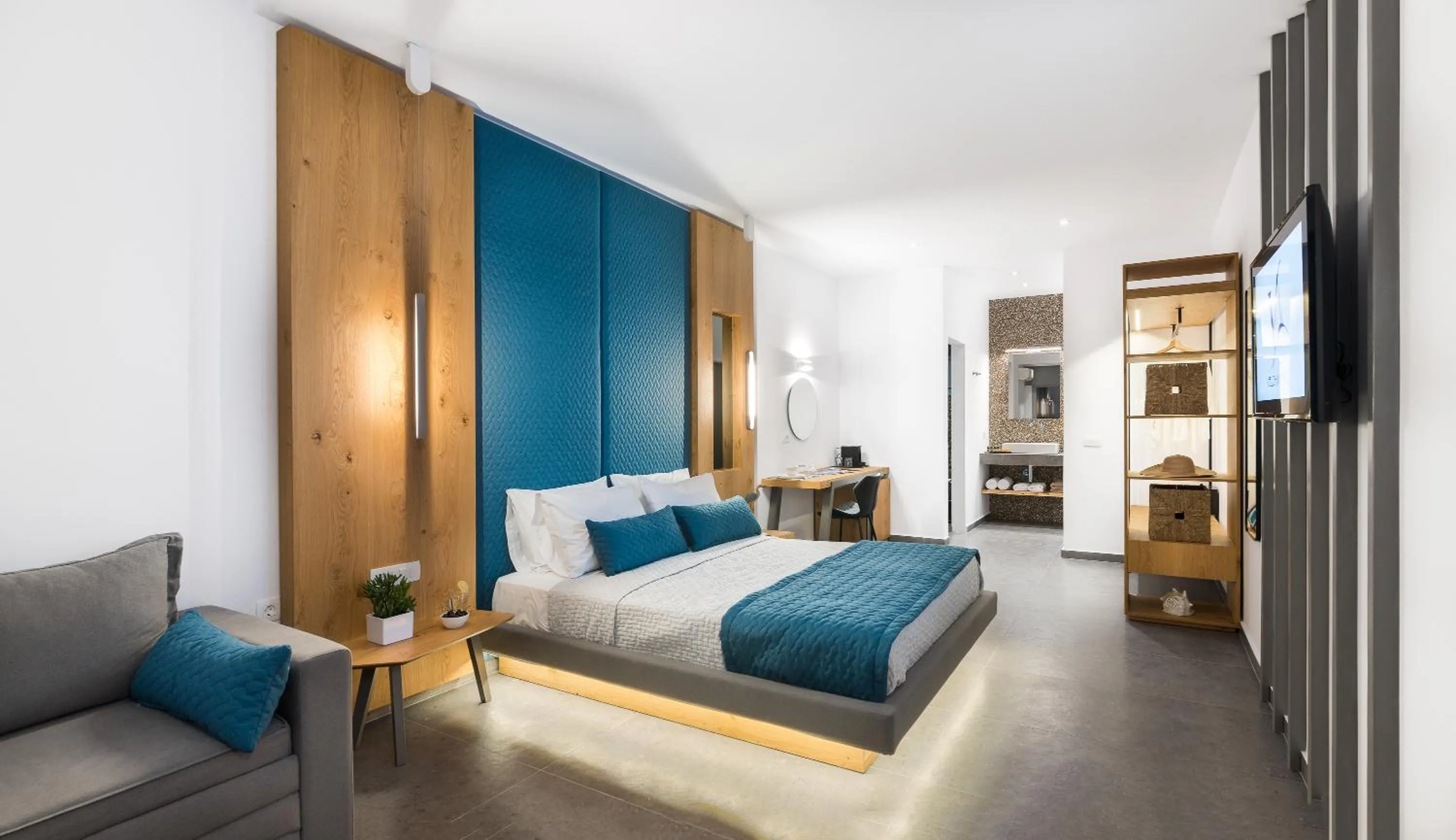 Bedroom, Bed in Volcanic Arc Suites