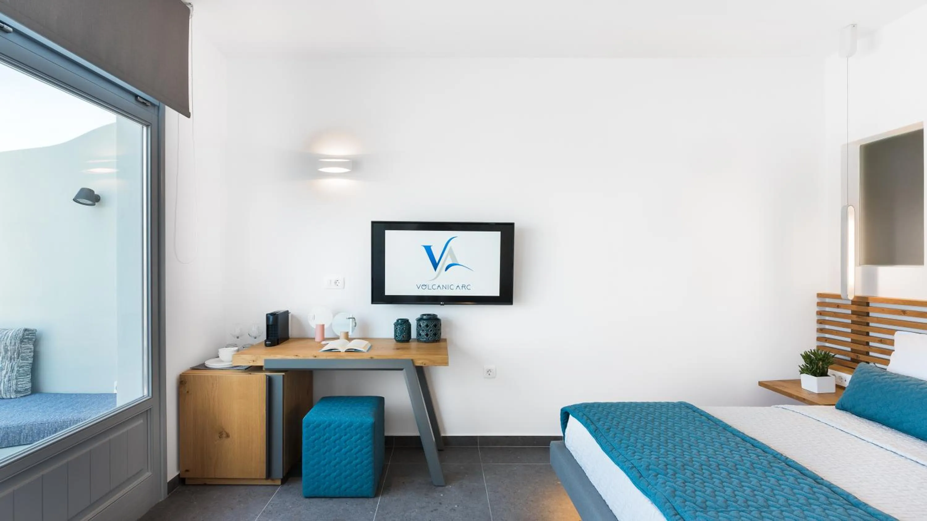 TV and multimedia, Bed in Volcanic Arc Suites