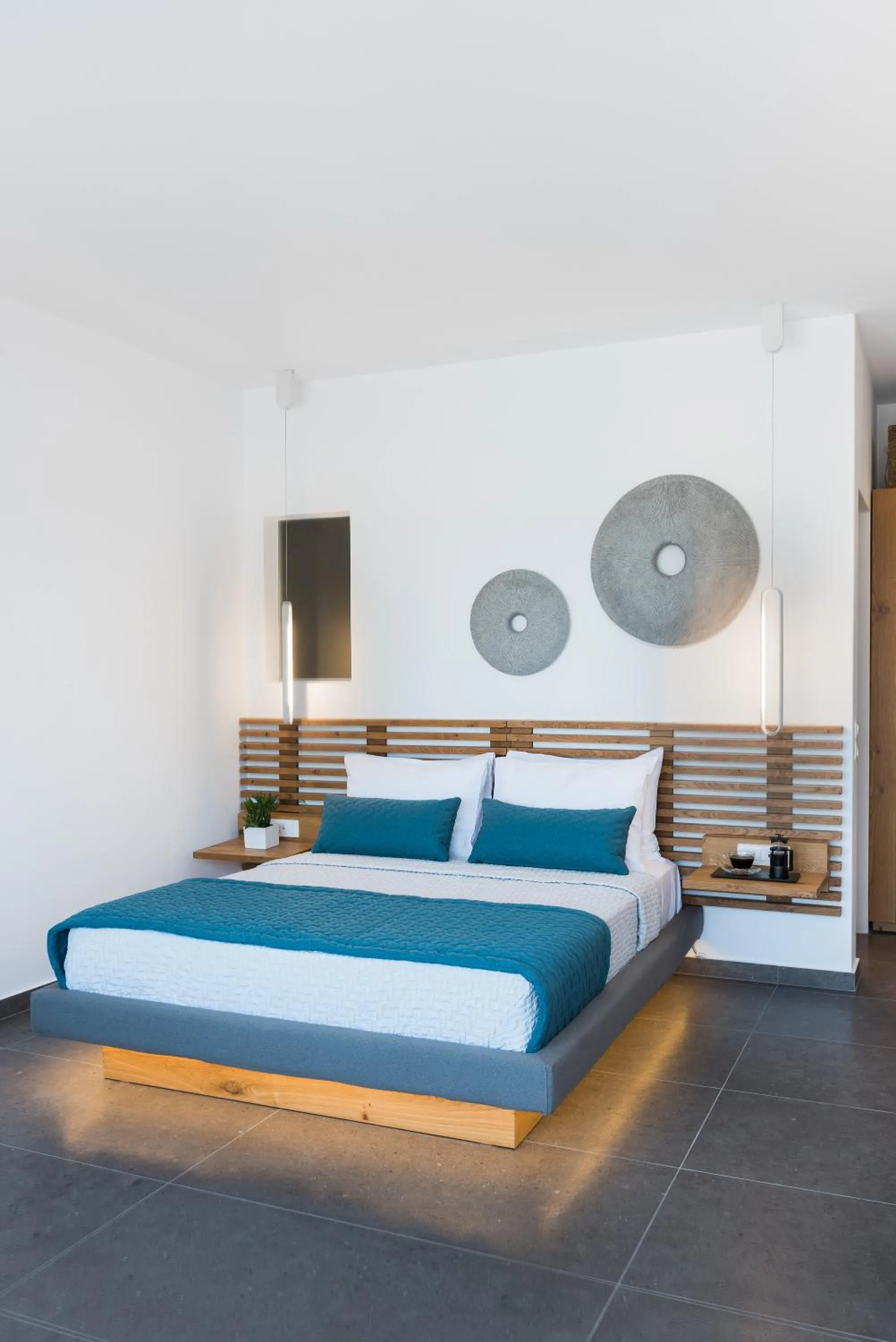 Bedroom, Bed in Volcanic Arc Suites