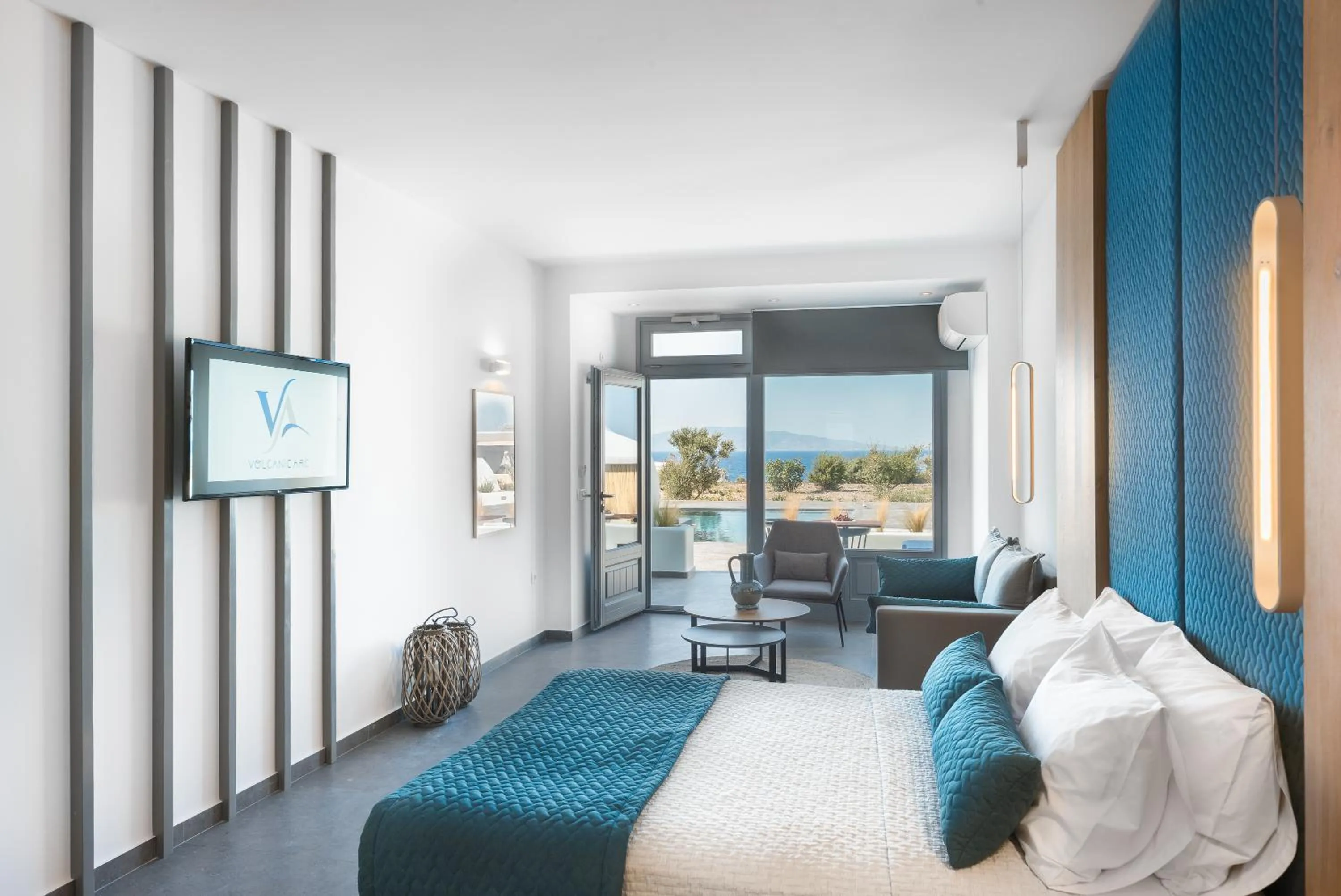 Day, Bed in Volcanic Arc Suites