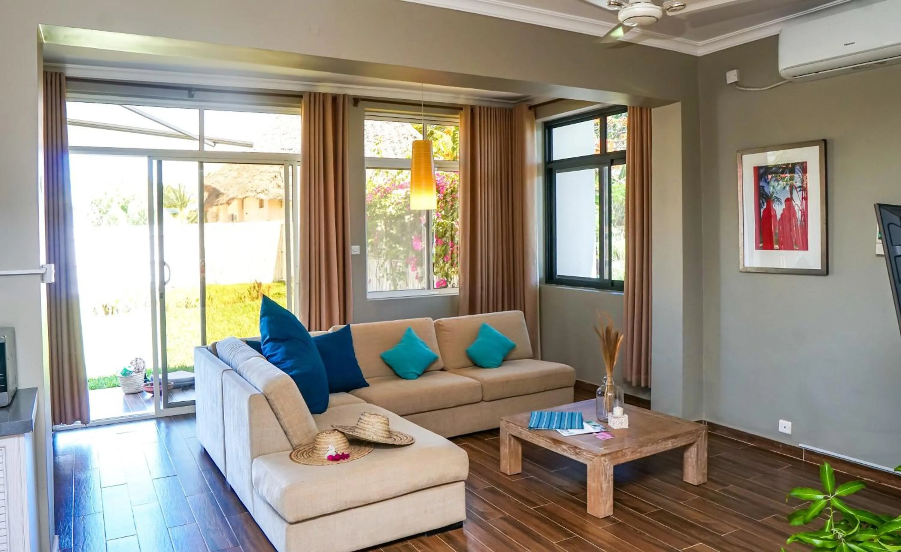 Living room in Aquamarina Hotel