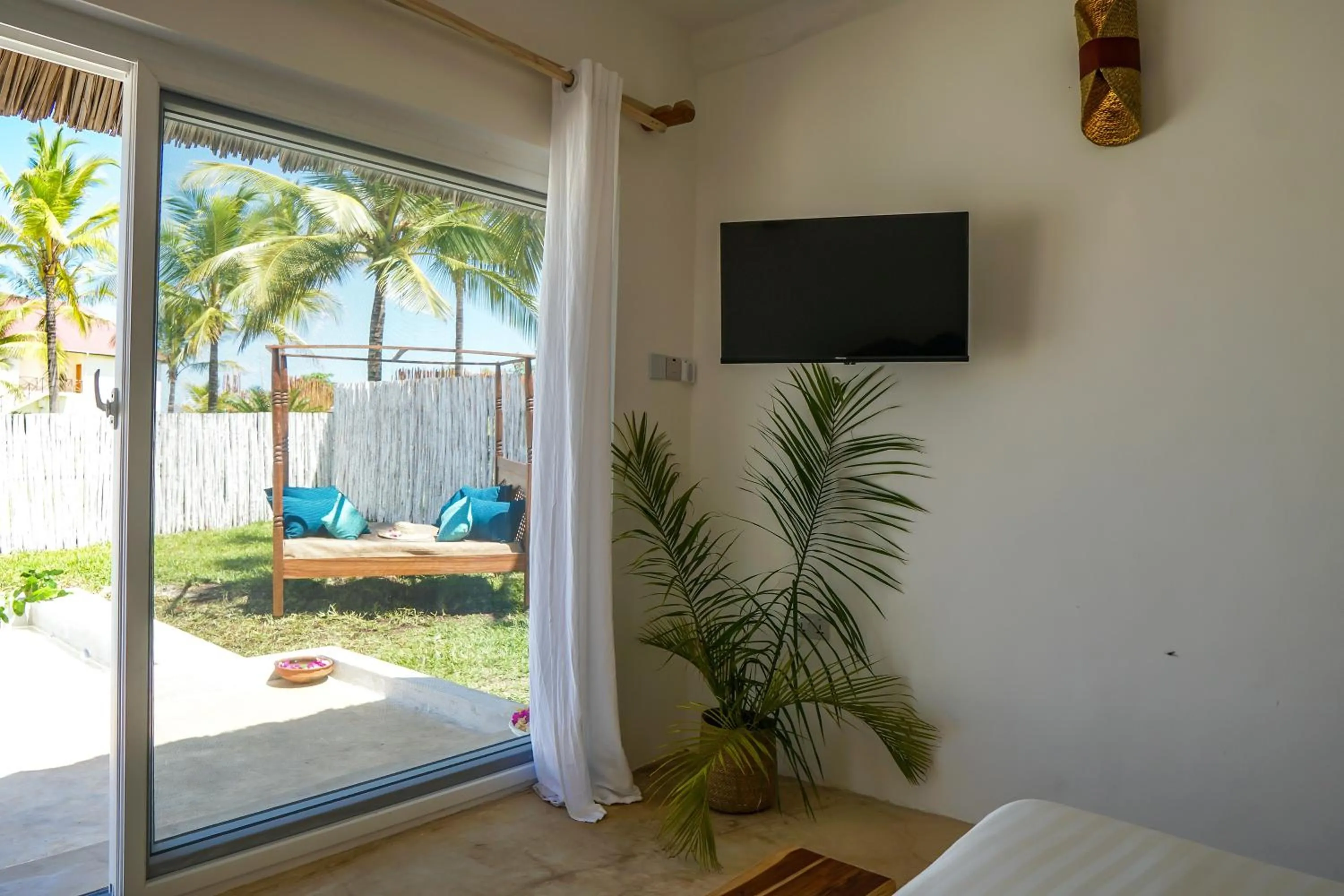 TV and multimedia, Bed in Aquamarina Hotel