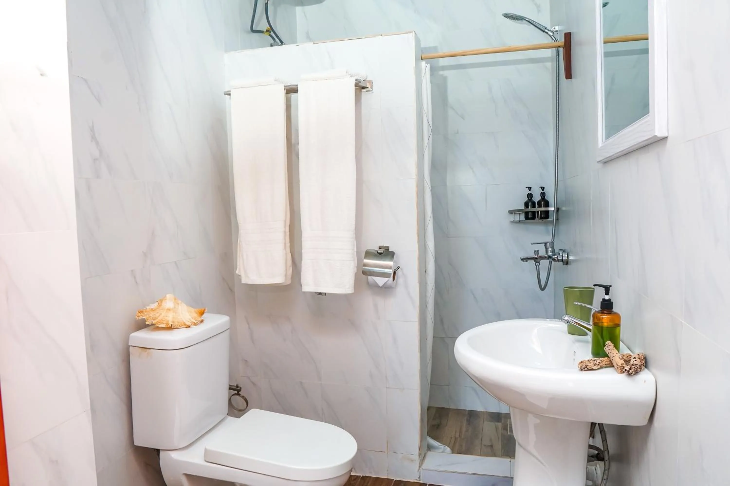 Bathroom in Aquamarina Hotel