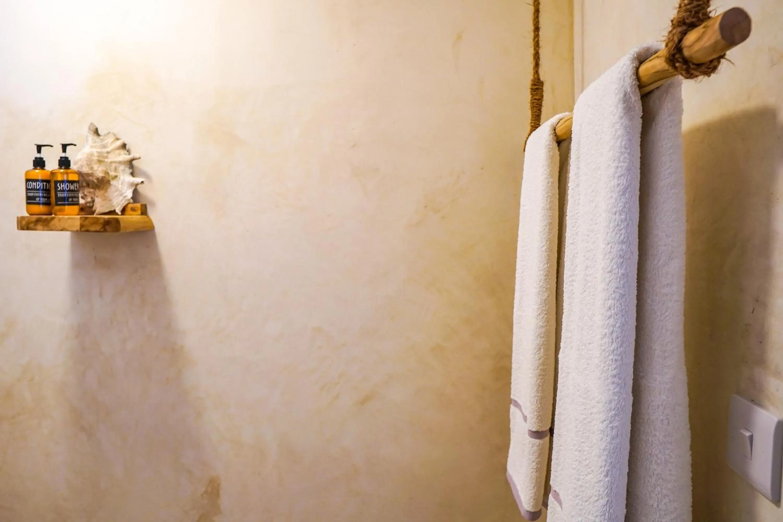 Bathroom in Aquamarina Hotel