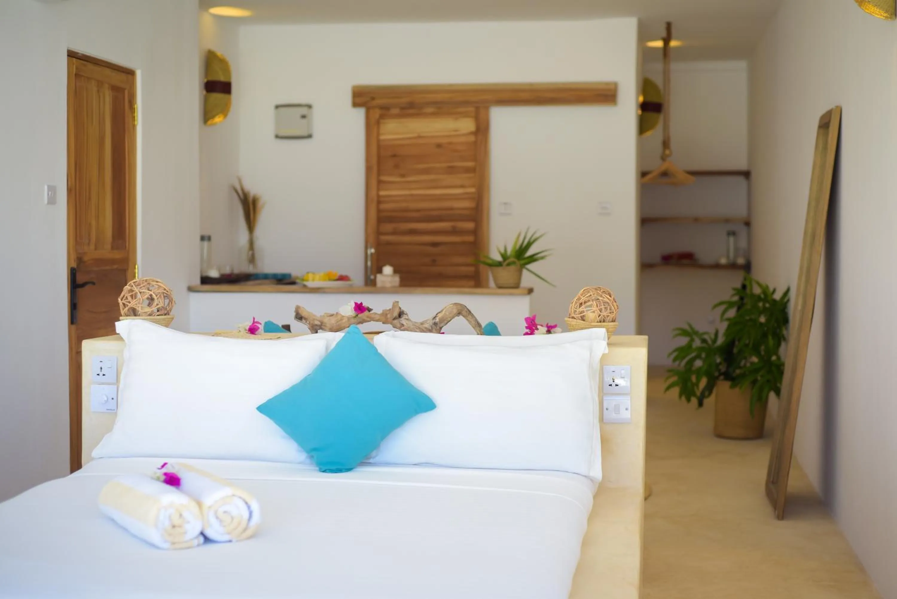 Photo of the whole room, Bed in Aquamarina Hotel