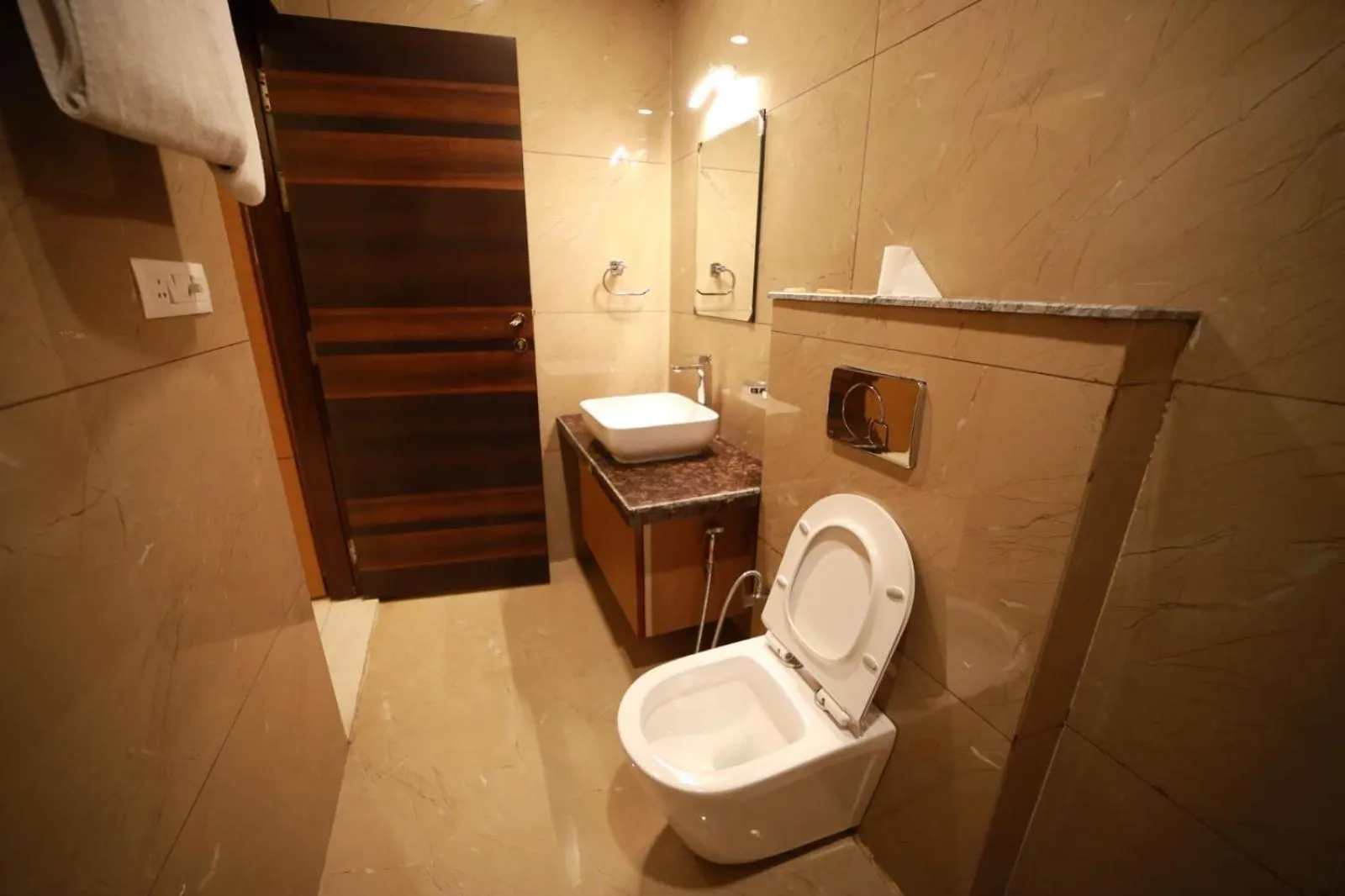 Bathroom in Hotel Neerja Inn