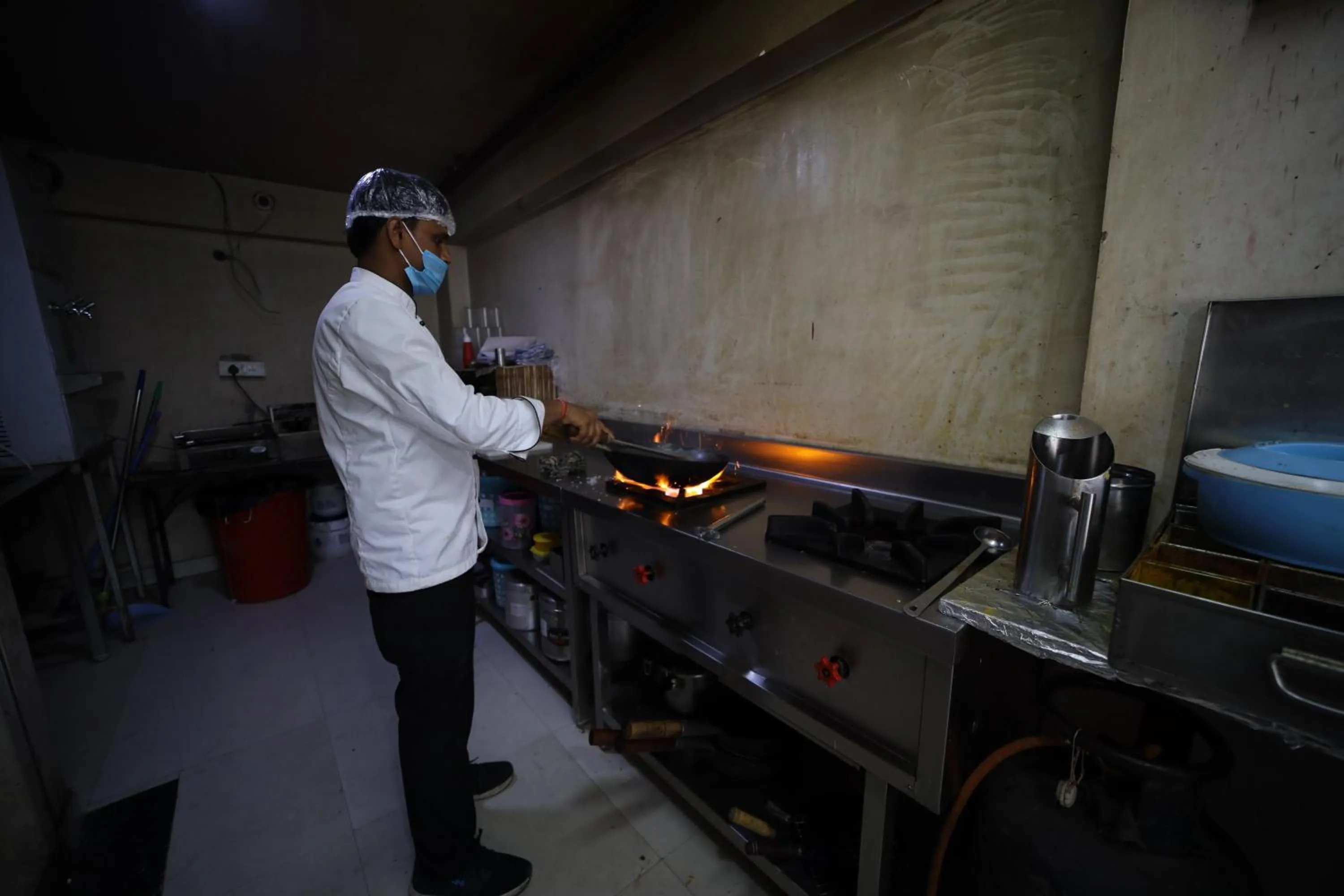 Kitchen or kitchenette in Hotel Neerja Inn