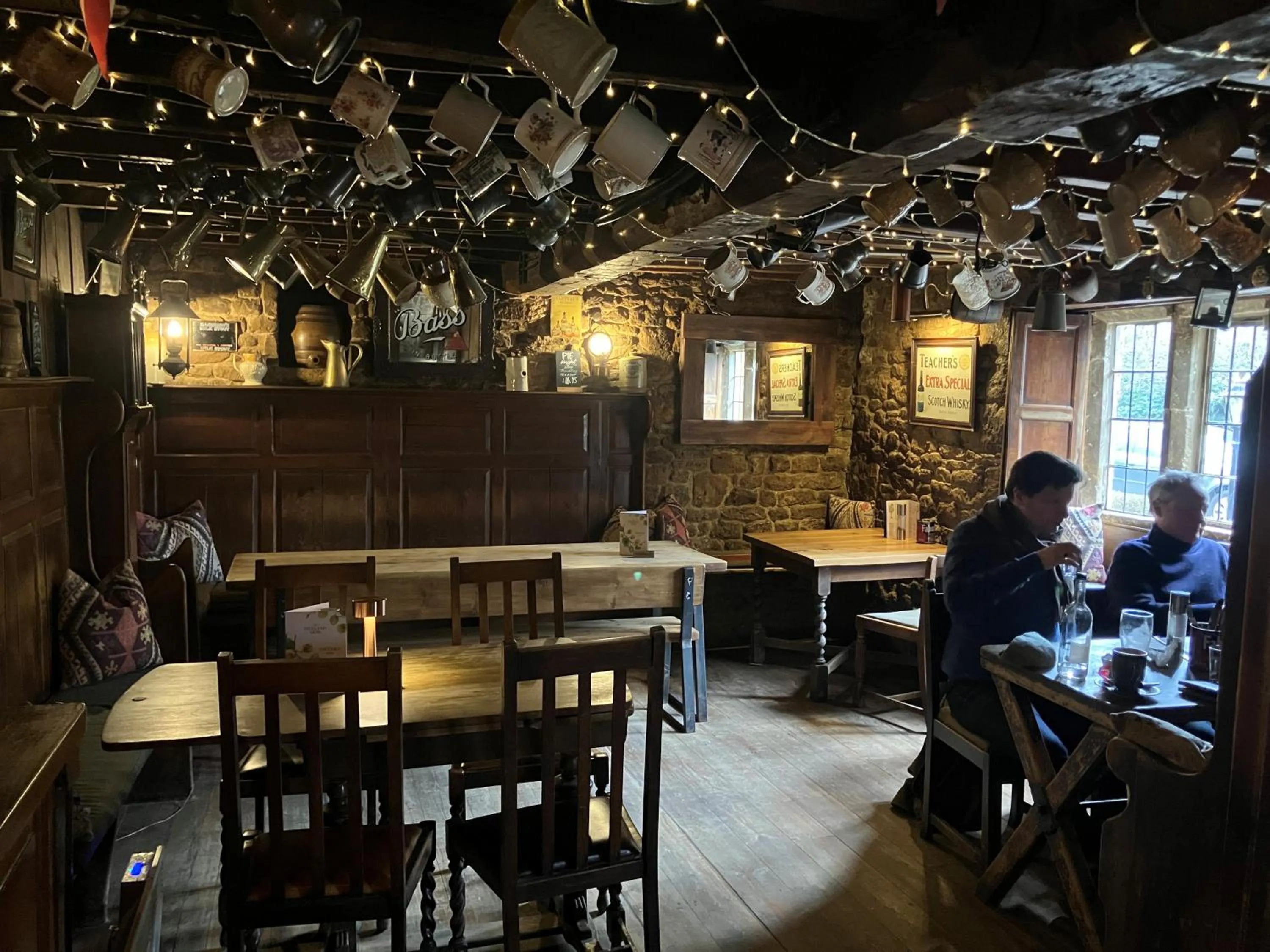 Restaurant/places to eat in The Falkland Arms