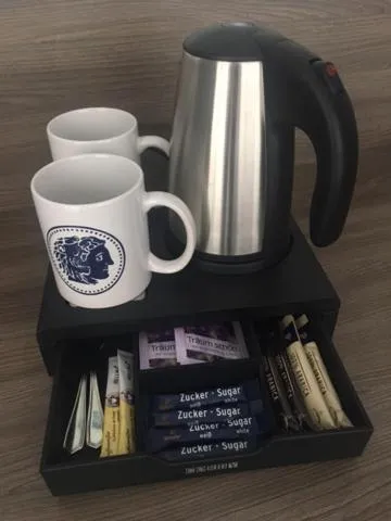 Coffee/tea facilities in Alexander am Zoo