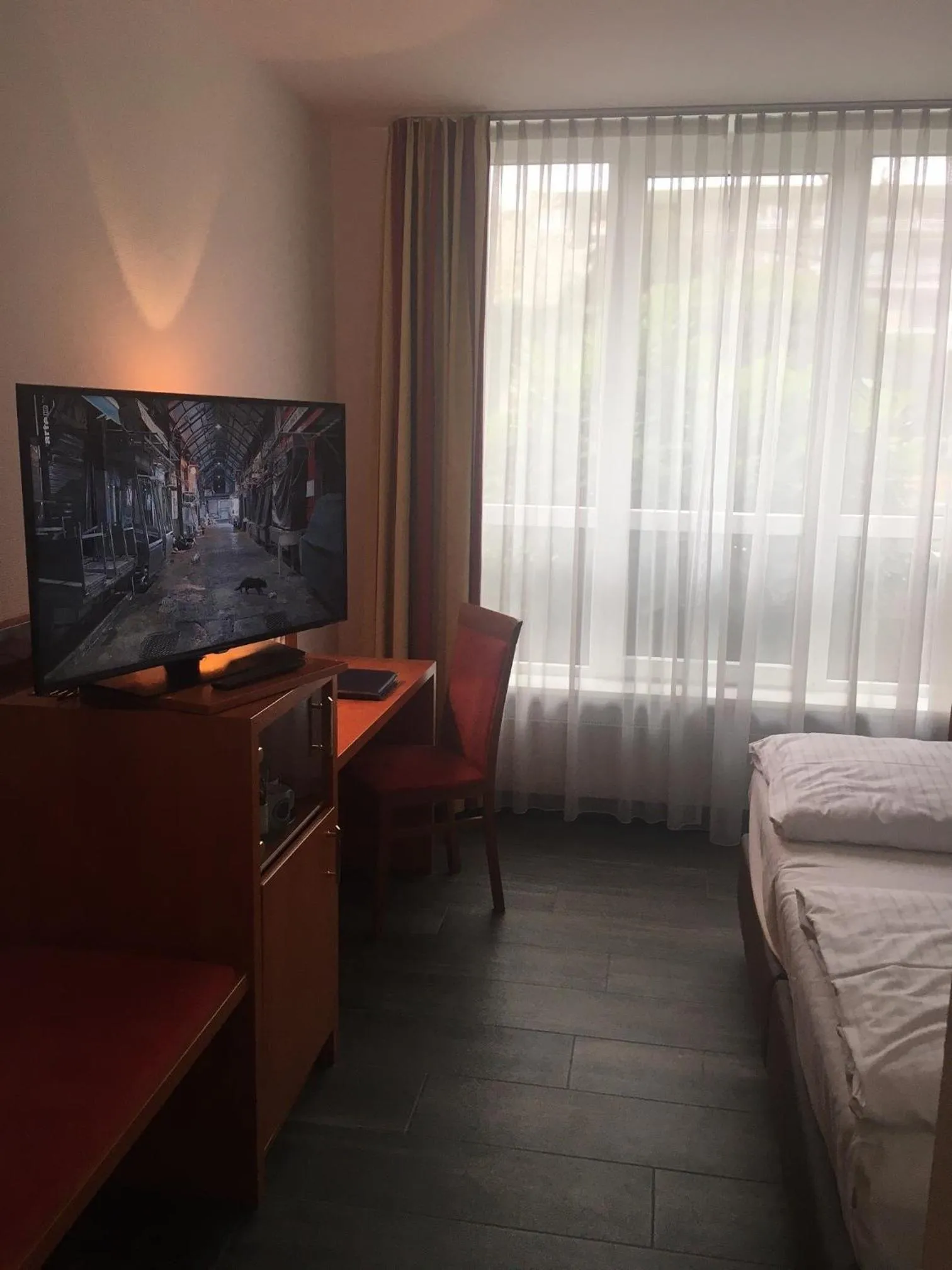 Toilet, Bed in Alexander am Zoo