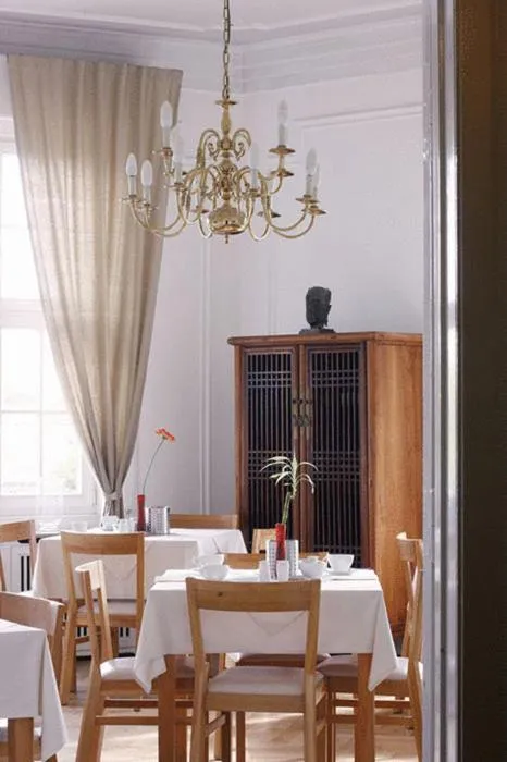 Restaurant/places to eat in Hotel Fresena im Dammtorpalais