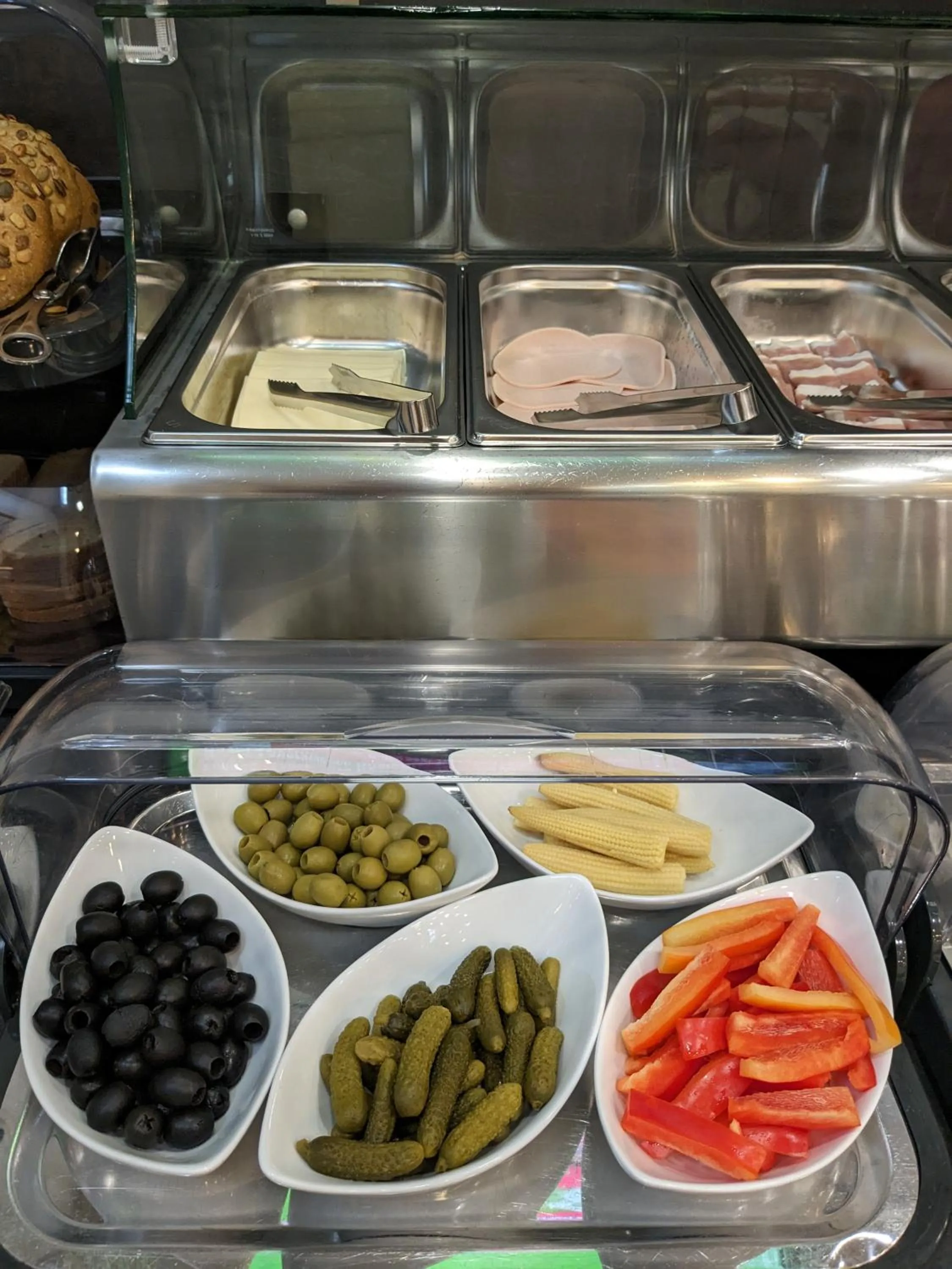 Breakfast in Adler Hotel Frankfurt