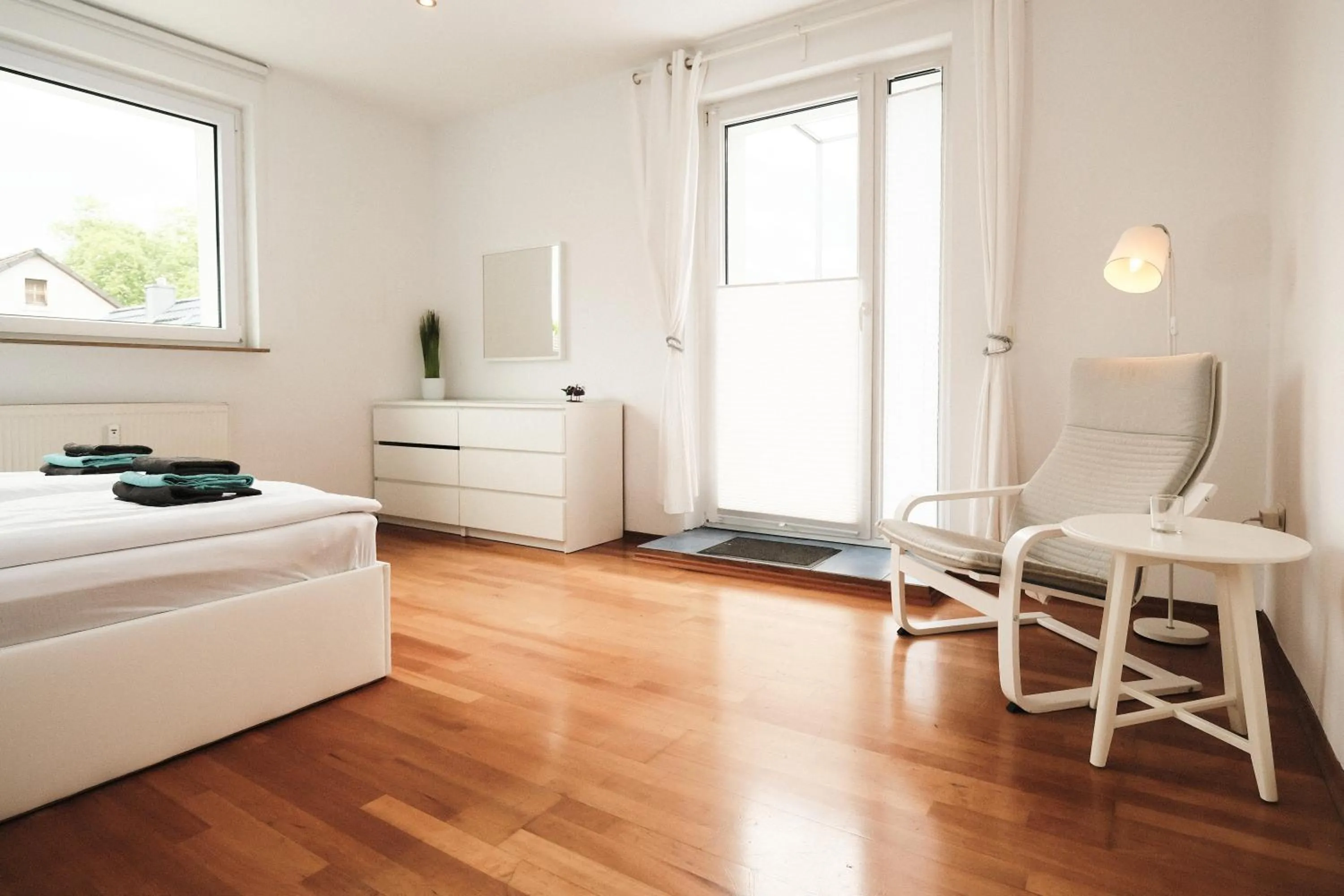 Bedroom, Bed in Apartment mit Wohnflair