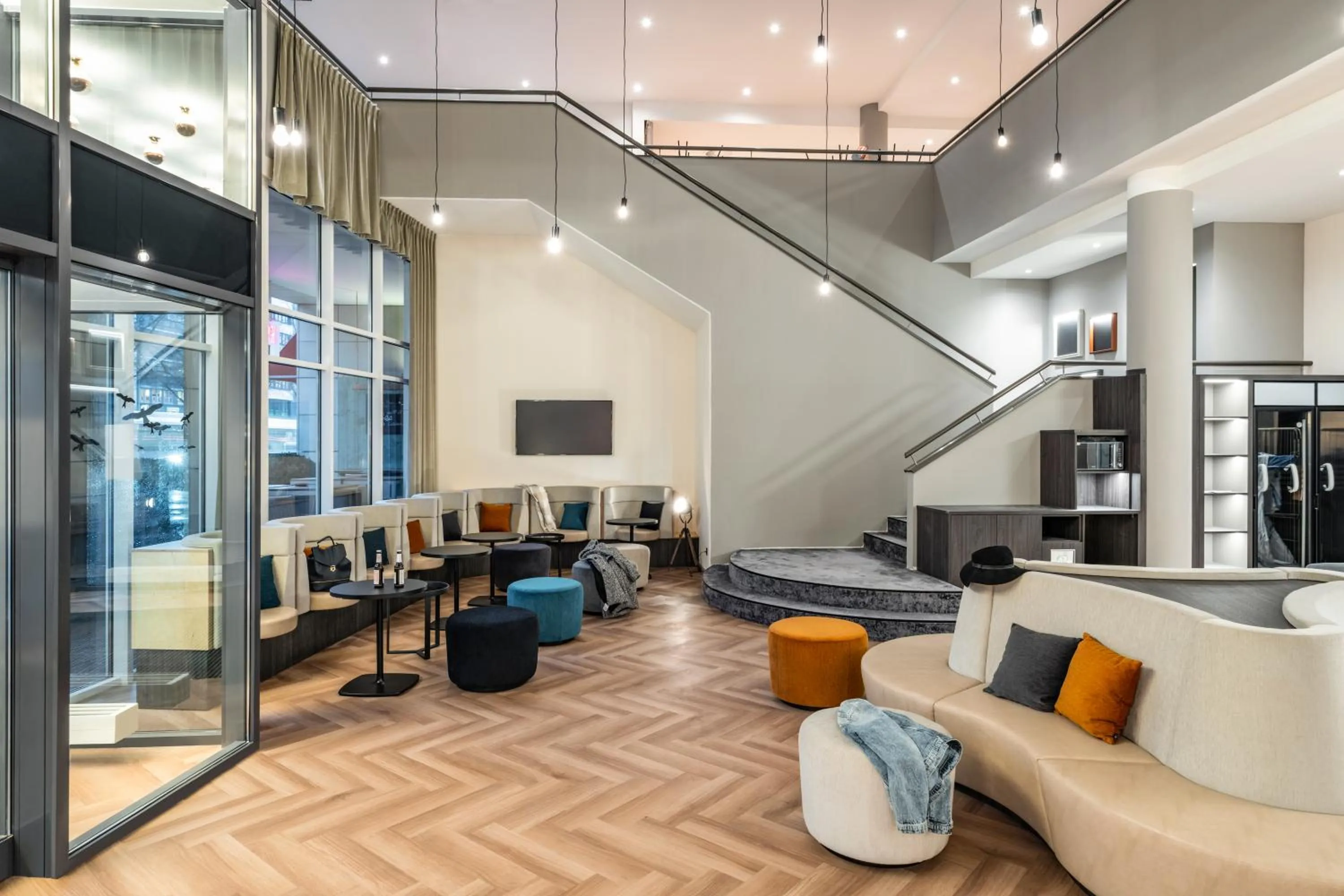 Lobby or reception in ibis Styles Bielefeld City