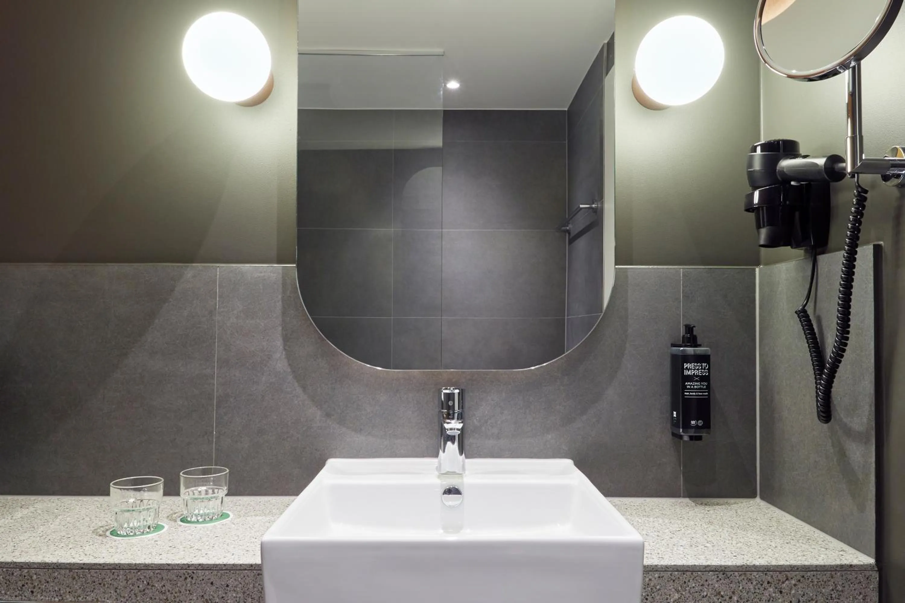 Bathroom in ibis Styles Bielefeld City